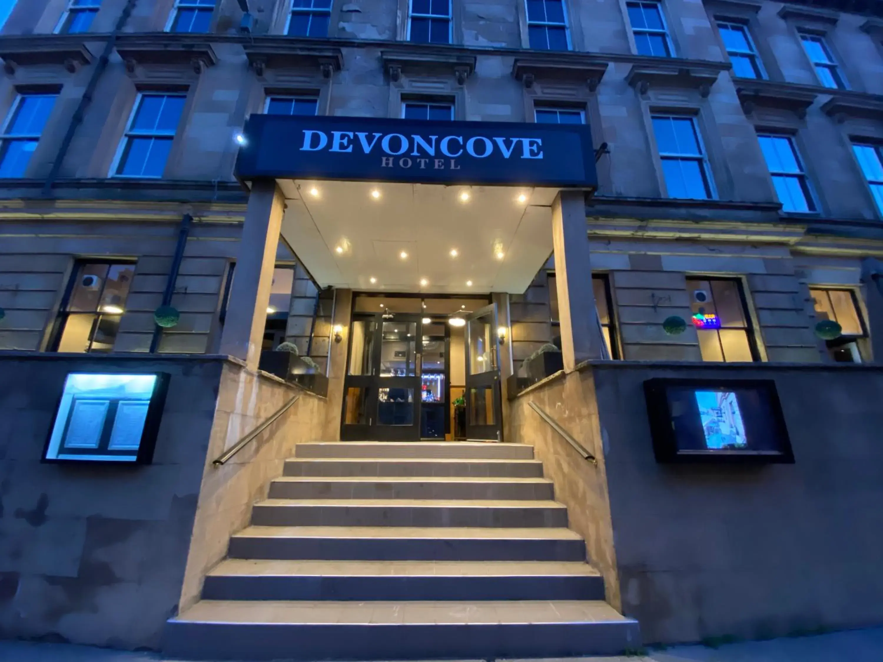 Facade/entrance in Devoncove Hotel Glasgow Facade/entrance in Devoncove Hotel Glasgow