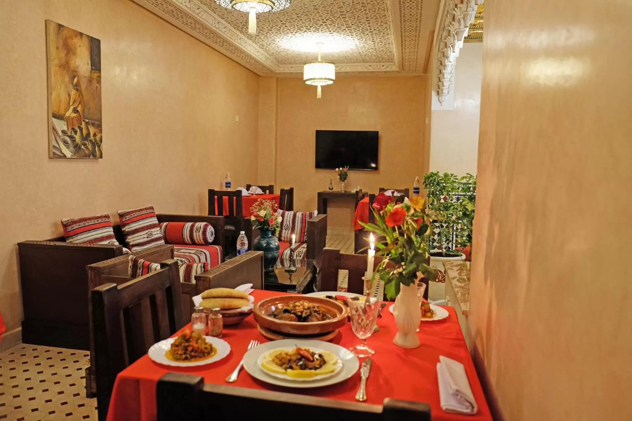 Restaurant/places to eat in Riad ZANOUBA