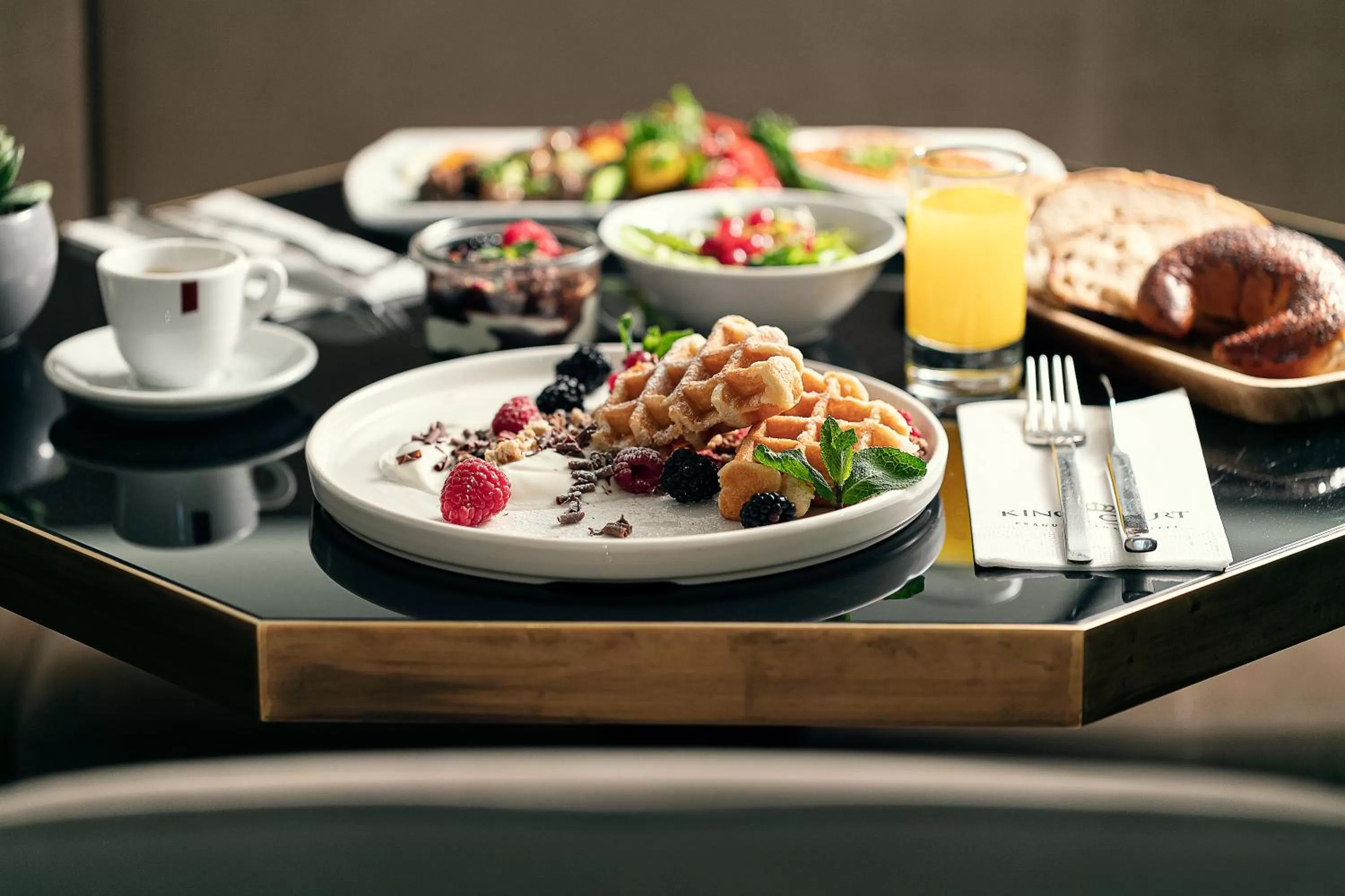 Buffet breakfast in Hotel KINGS COURT