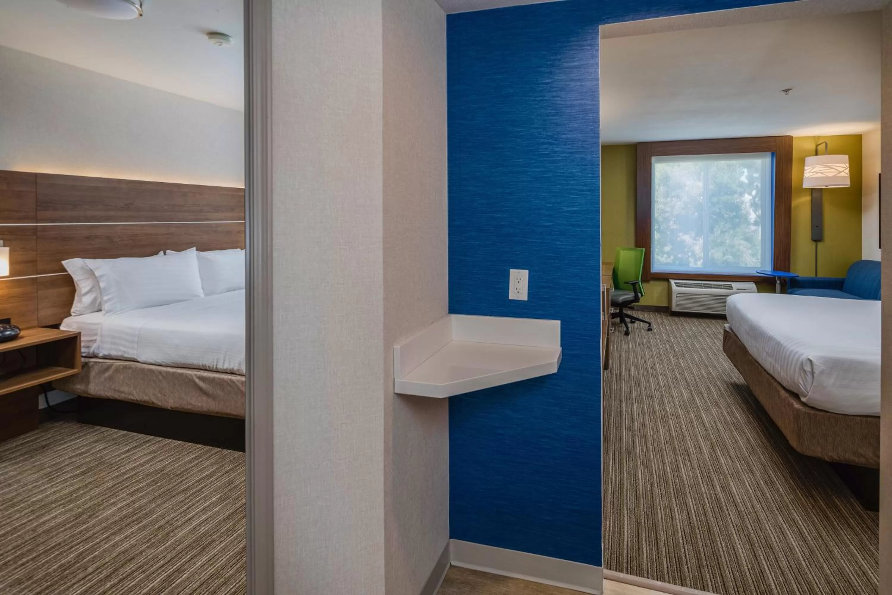 Photo of the whole room, Bed in Holiday Inn Express Hotel & Suites Modesto-Salida by IHG