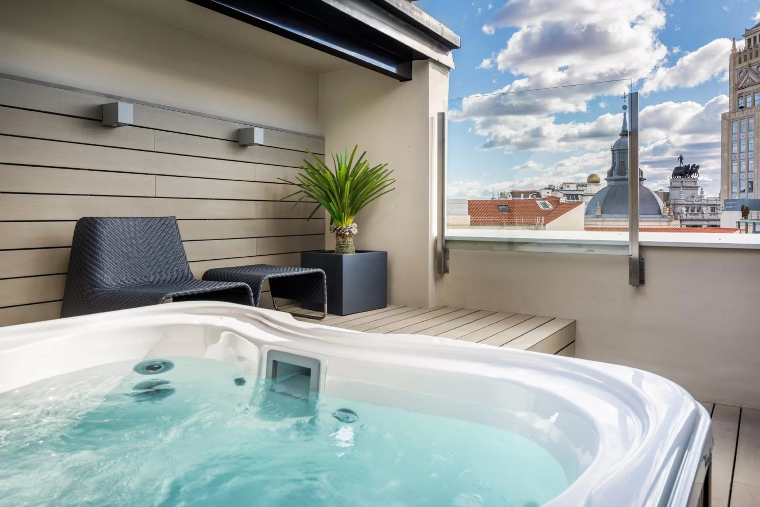 Hot Tub in Catalonia Gran Vía Madrid