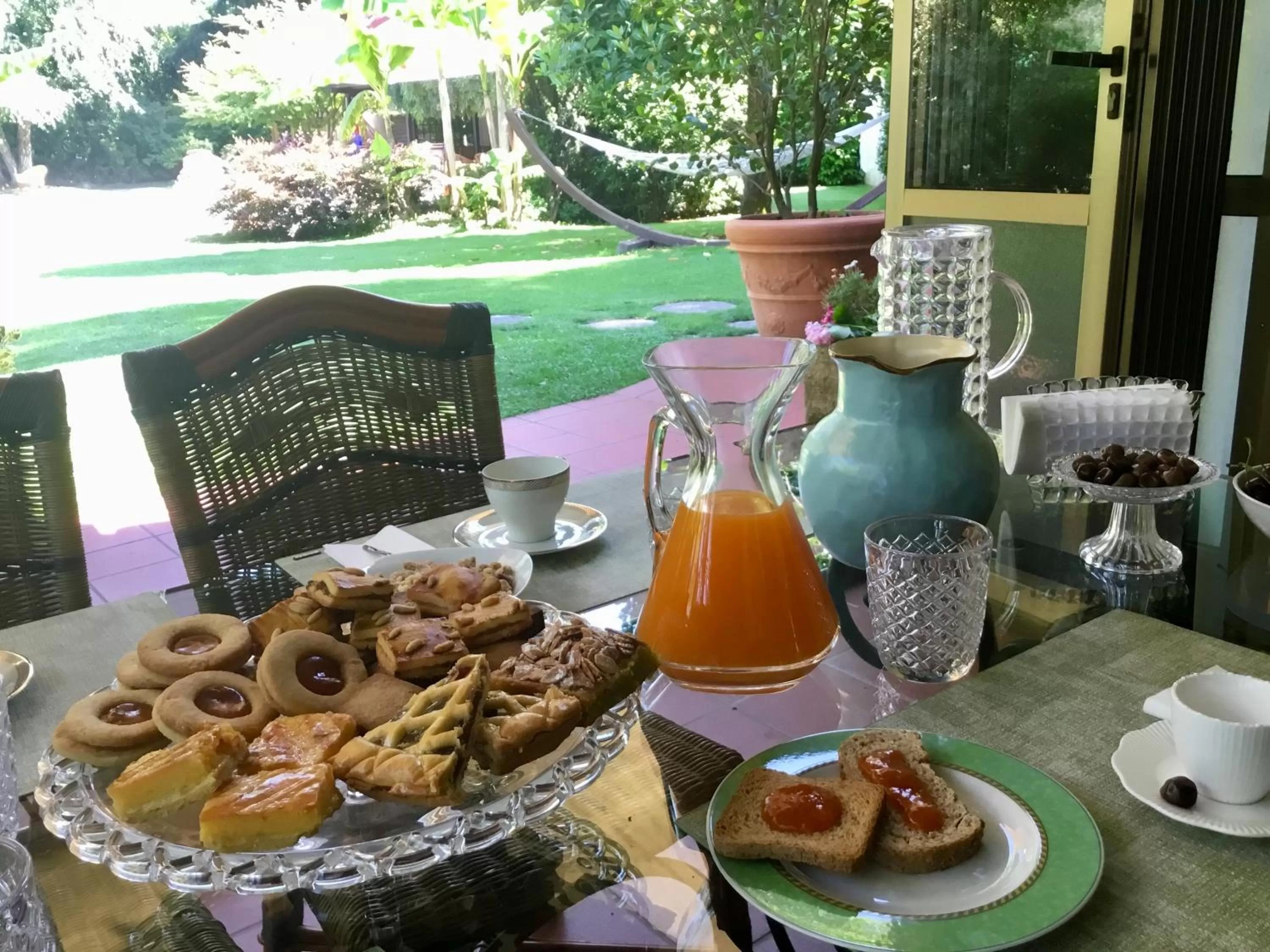 Breakfast in La Pergola B&B