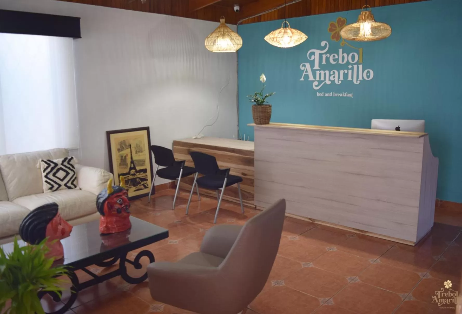 Lobby or reception in Trebol Amarillo Bed & Breakfast