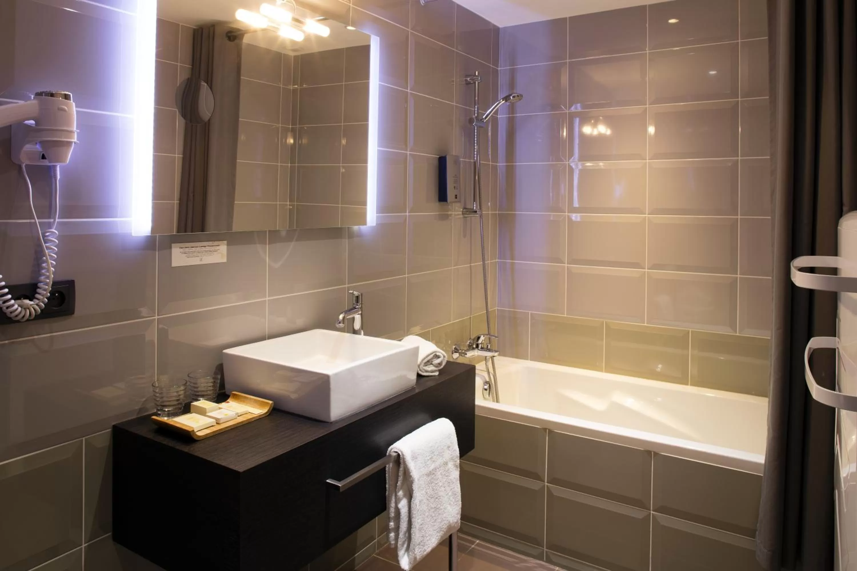 Bathroom in Contact Hôtels Les Pierres Dorées