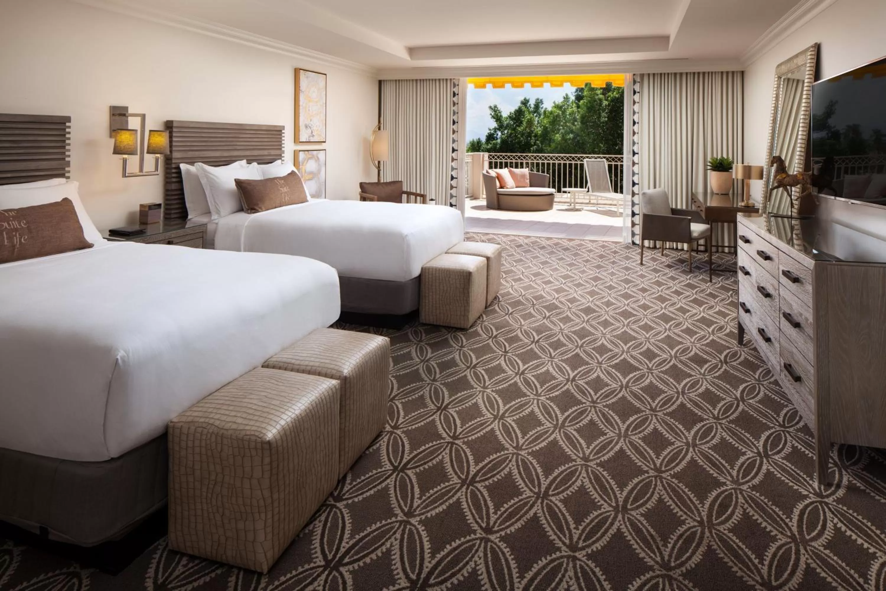 Bedroom, Bed in The Phoenician, a Luxury Collection Resort, Scottsdale