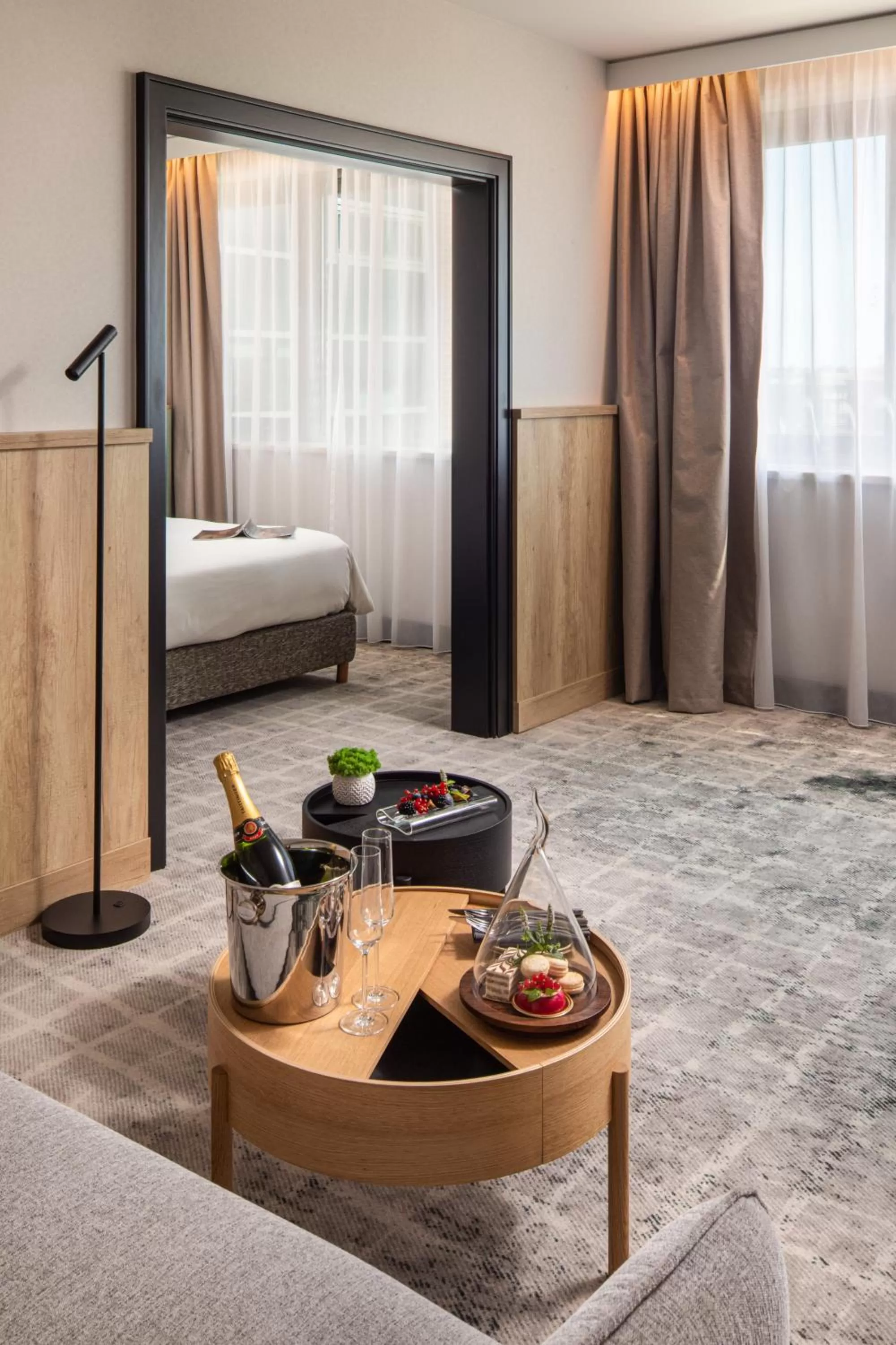 Living room, Bed in Crowne Plaza Budapest by IHG