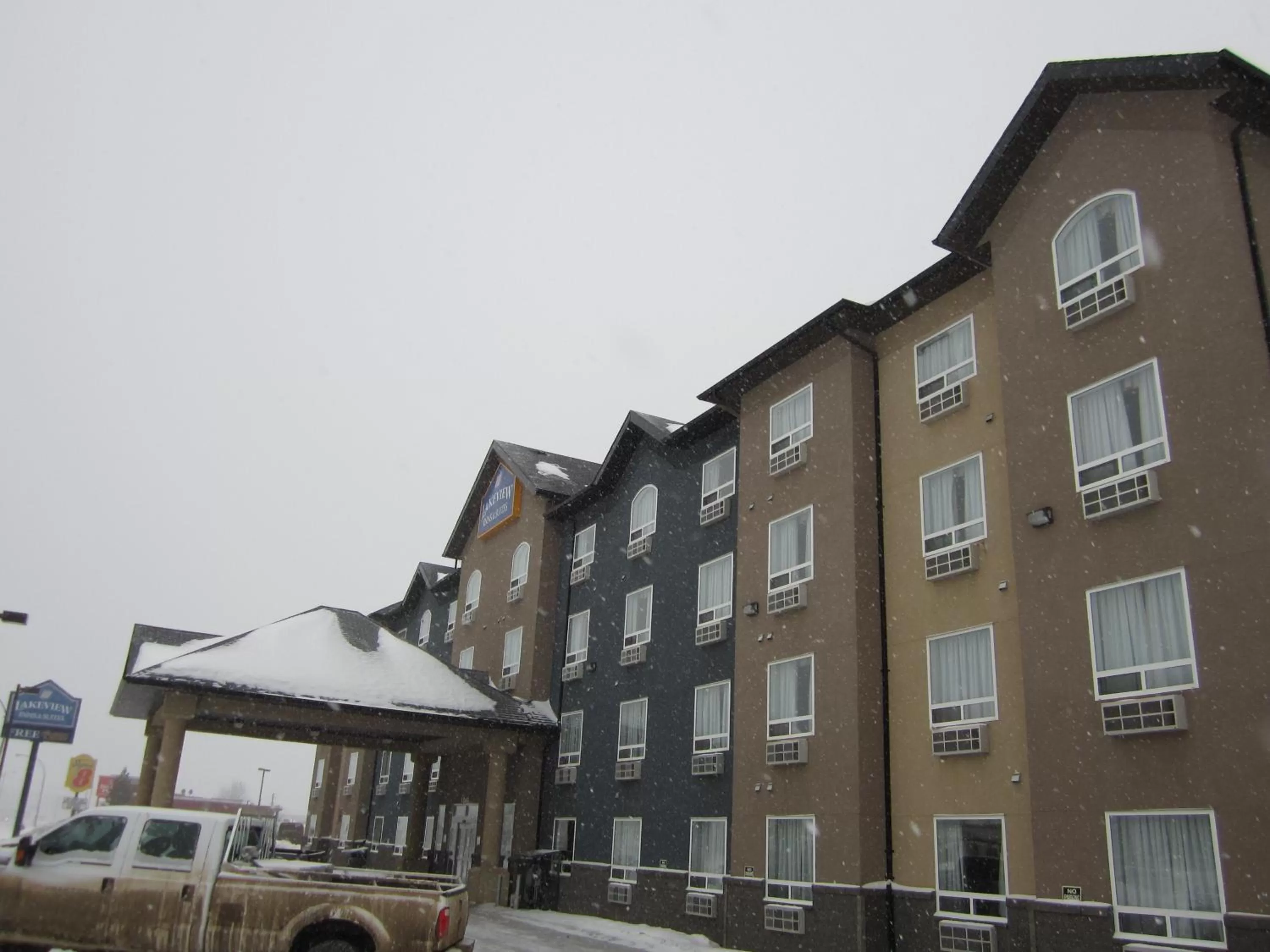 Facade/entrance in Lakeview Inns & Suites - Fort Nelson