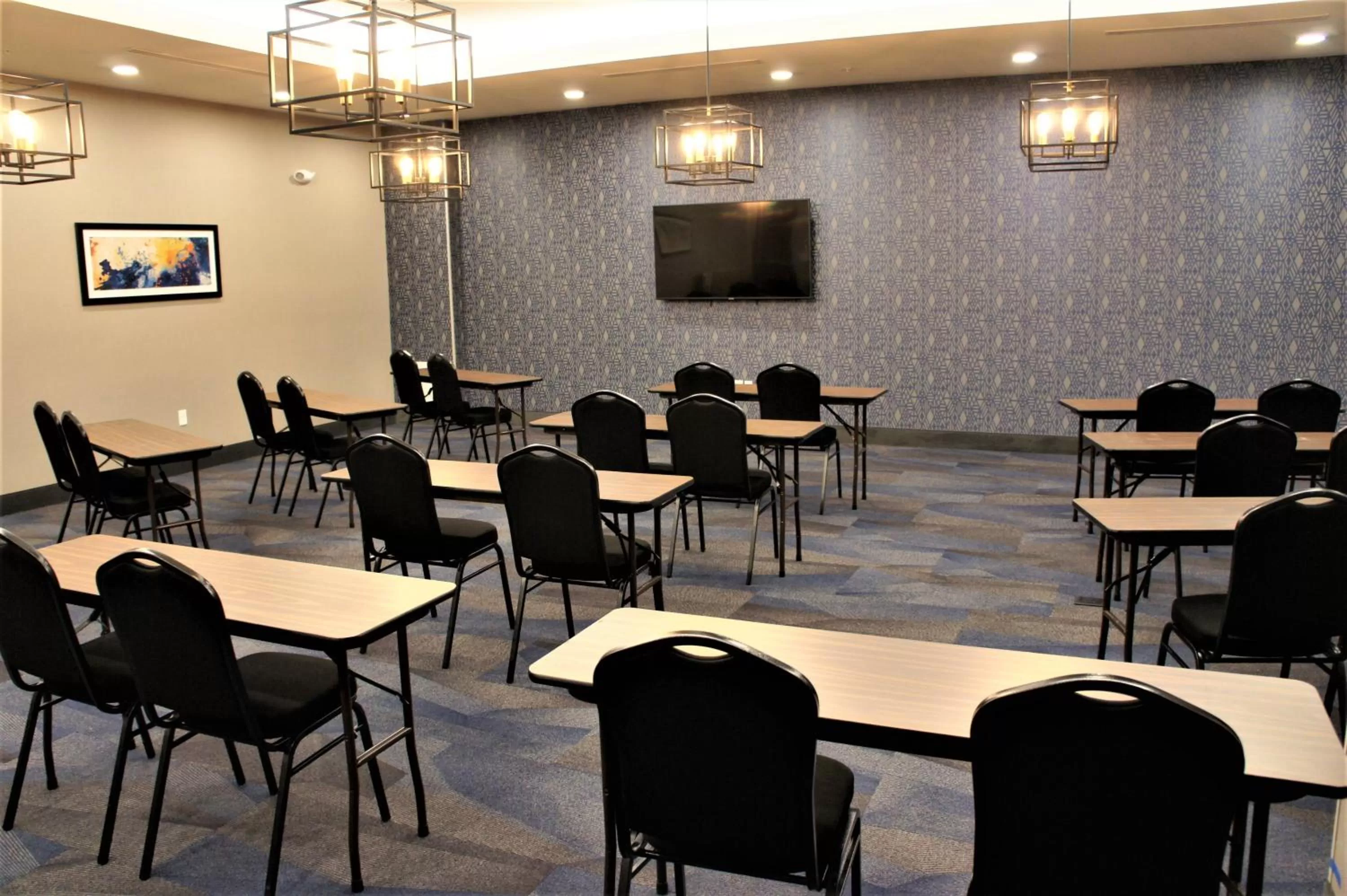 Meeting/conference room in La Quinta Inn & Suites by Wyndham Marysville