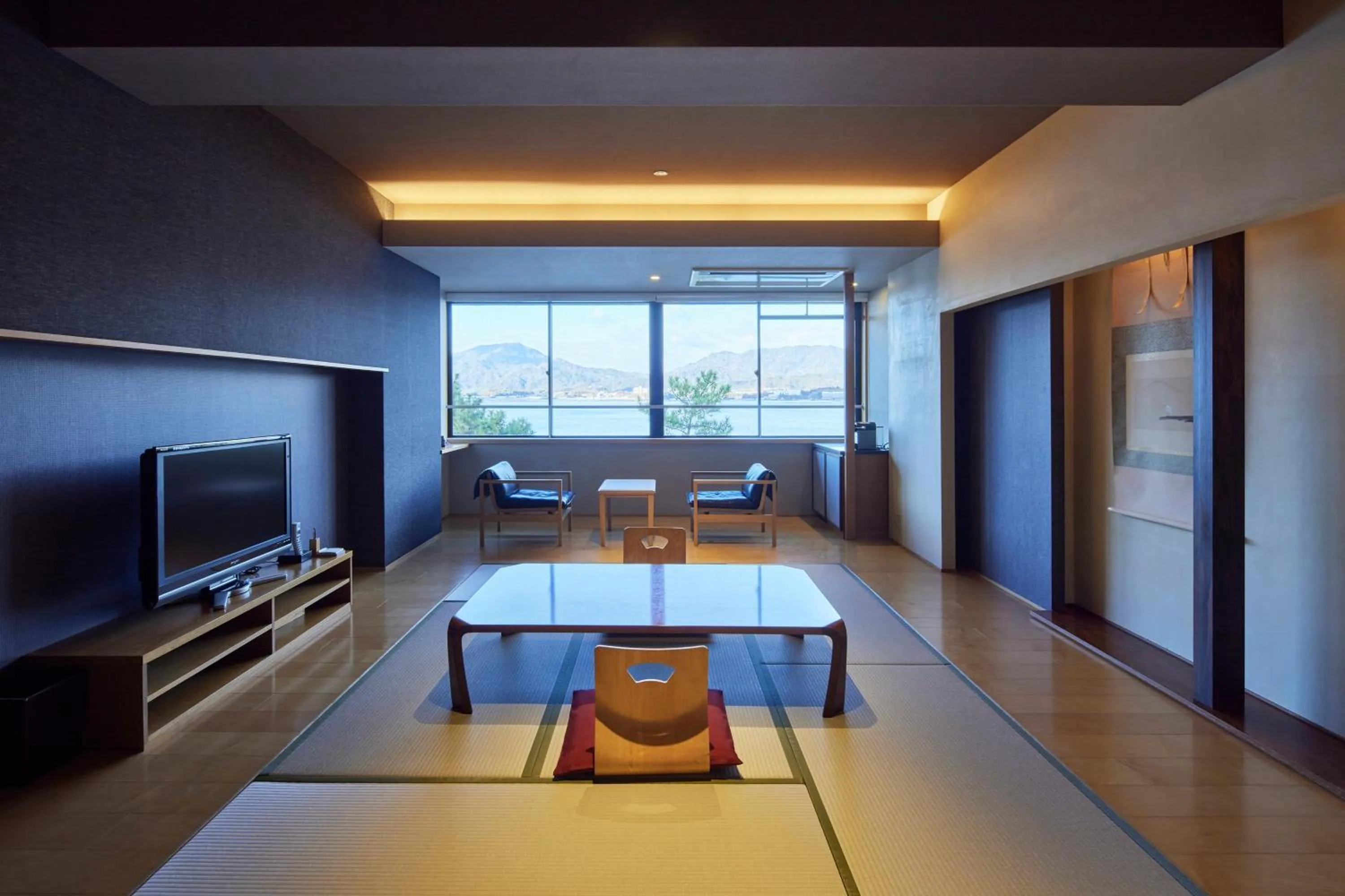 Photo of the whole room in 厳島いろは