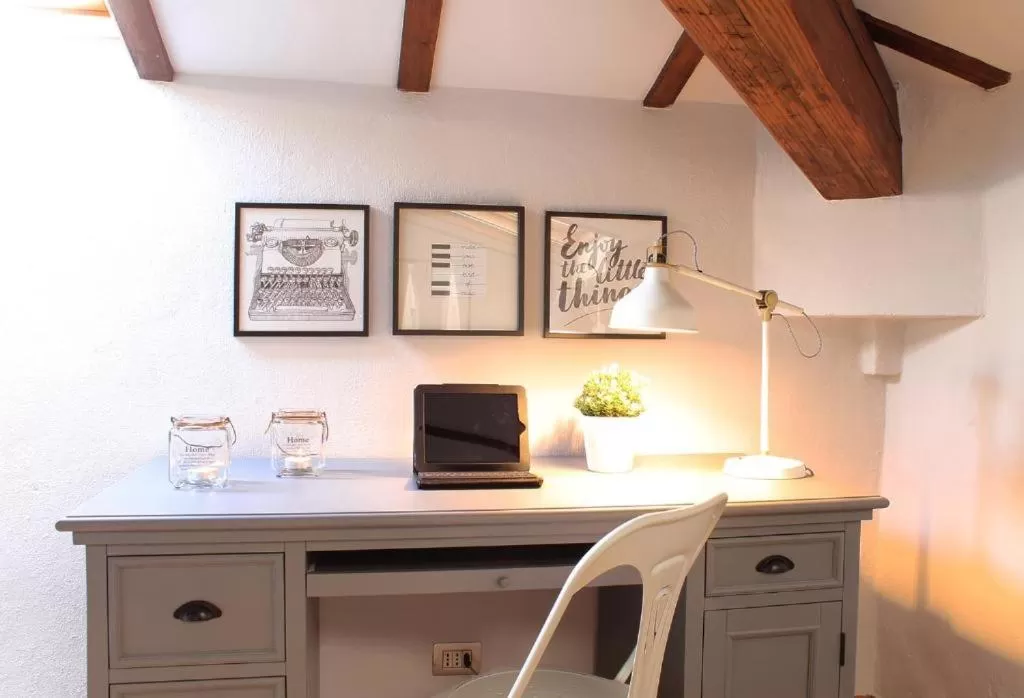 Decorative detail in Accanto Al Centro B&B