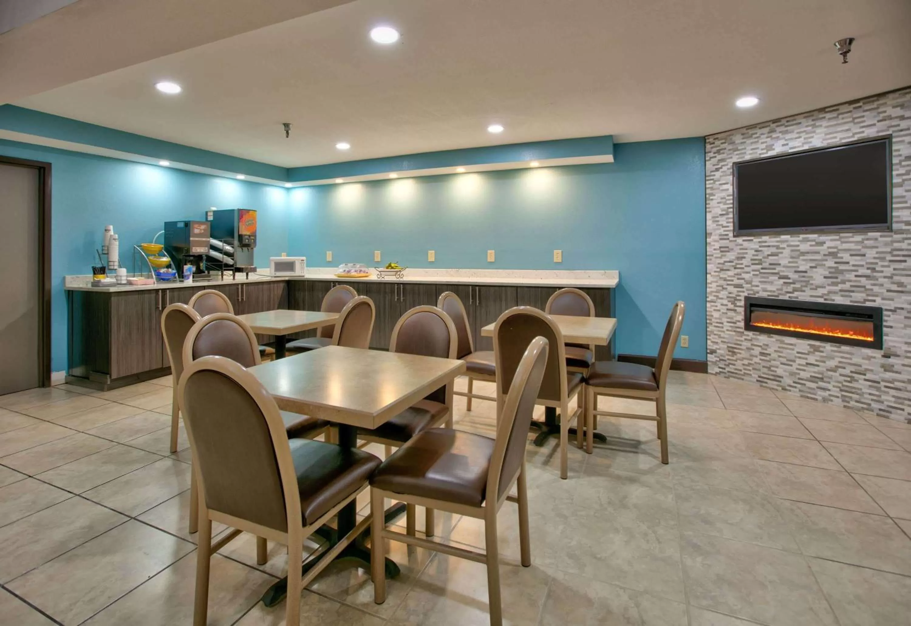 Breakfast in Days Inn by Wyndham Tunica Resorts