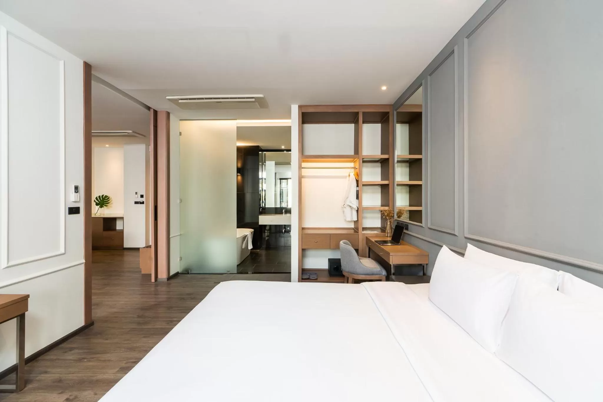 Bathroom, Bed in One Patio Hotel Pattaya - SHA Extra Plus