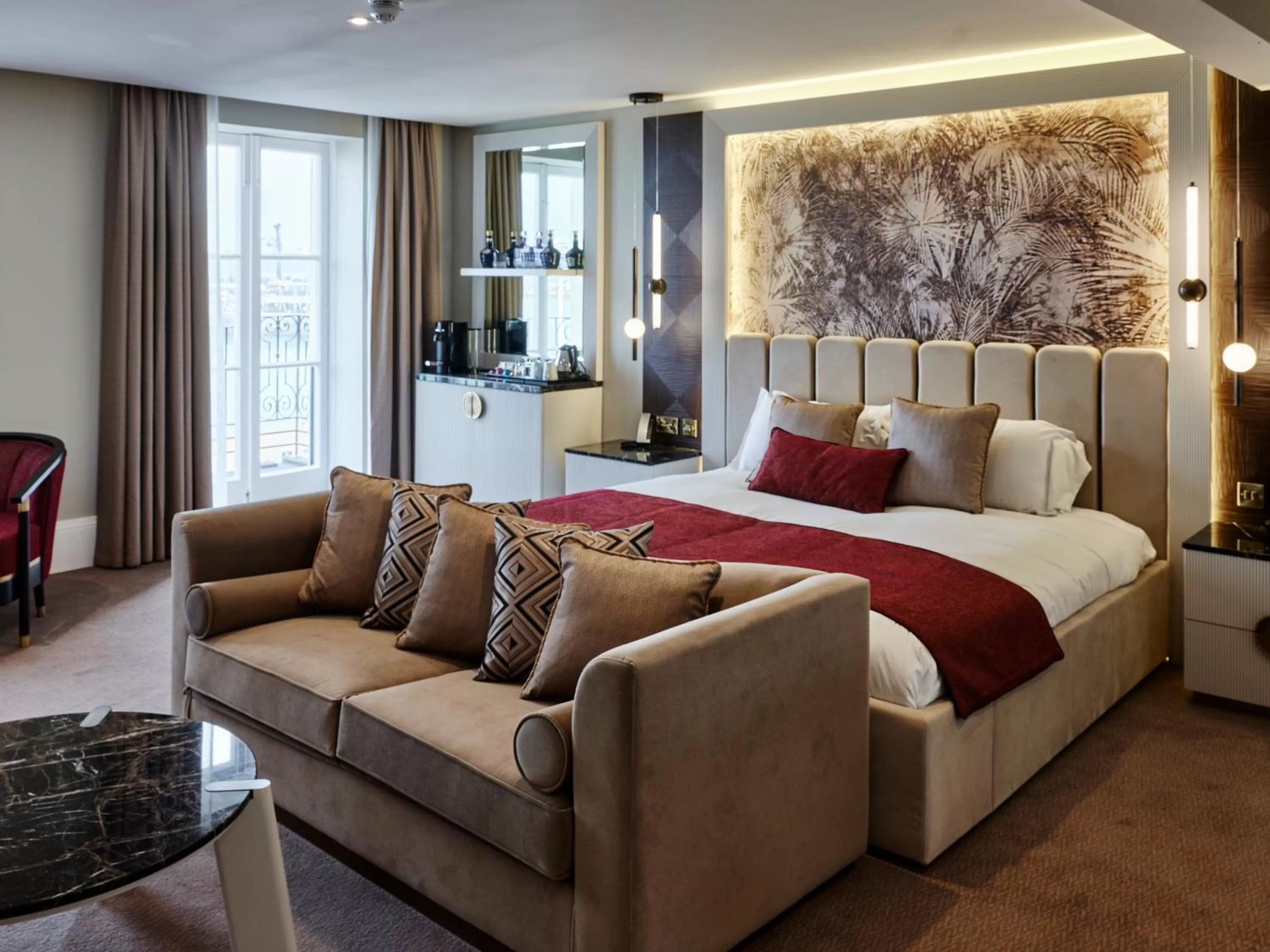 Bed in Best Western Premier Dover Marina Hotel & Spa