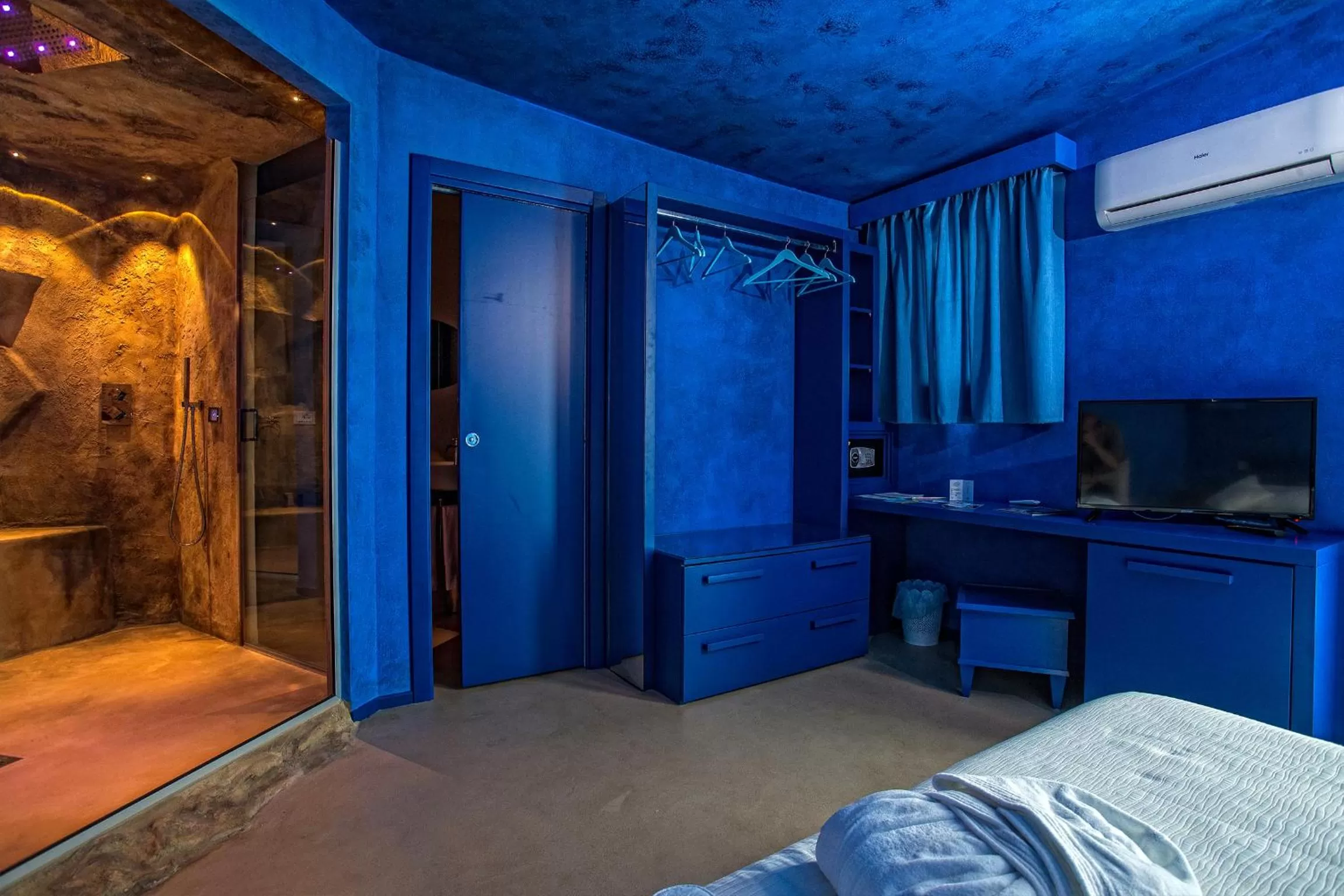 Photo of the whole room, Bed in Tra Le Braccia di Morfeo