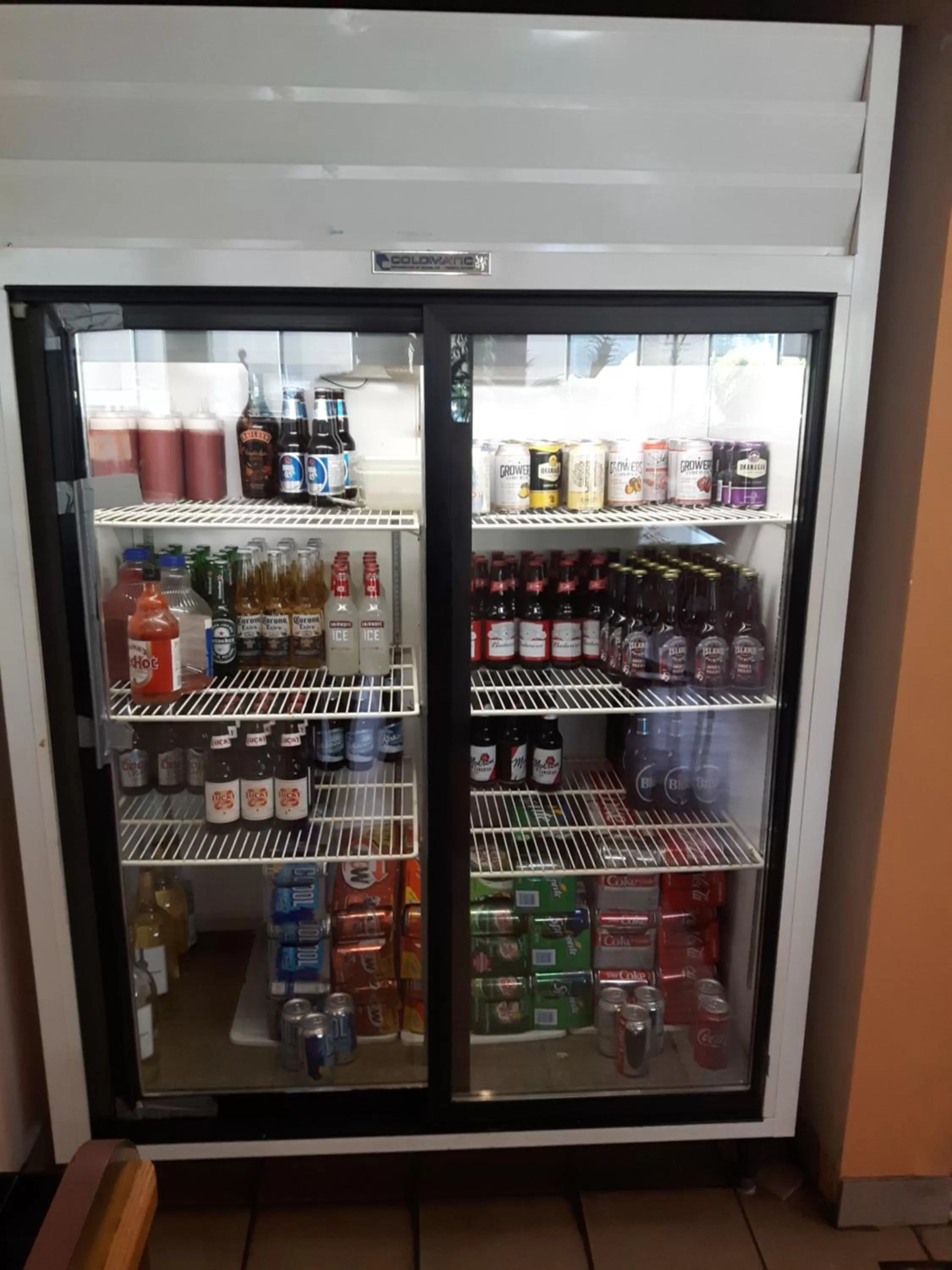 Drinks in Fuller Lake Chemainus Motel