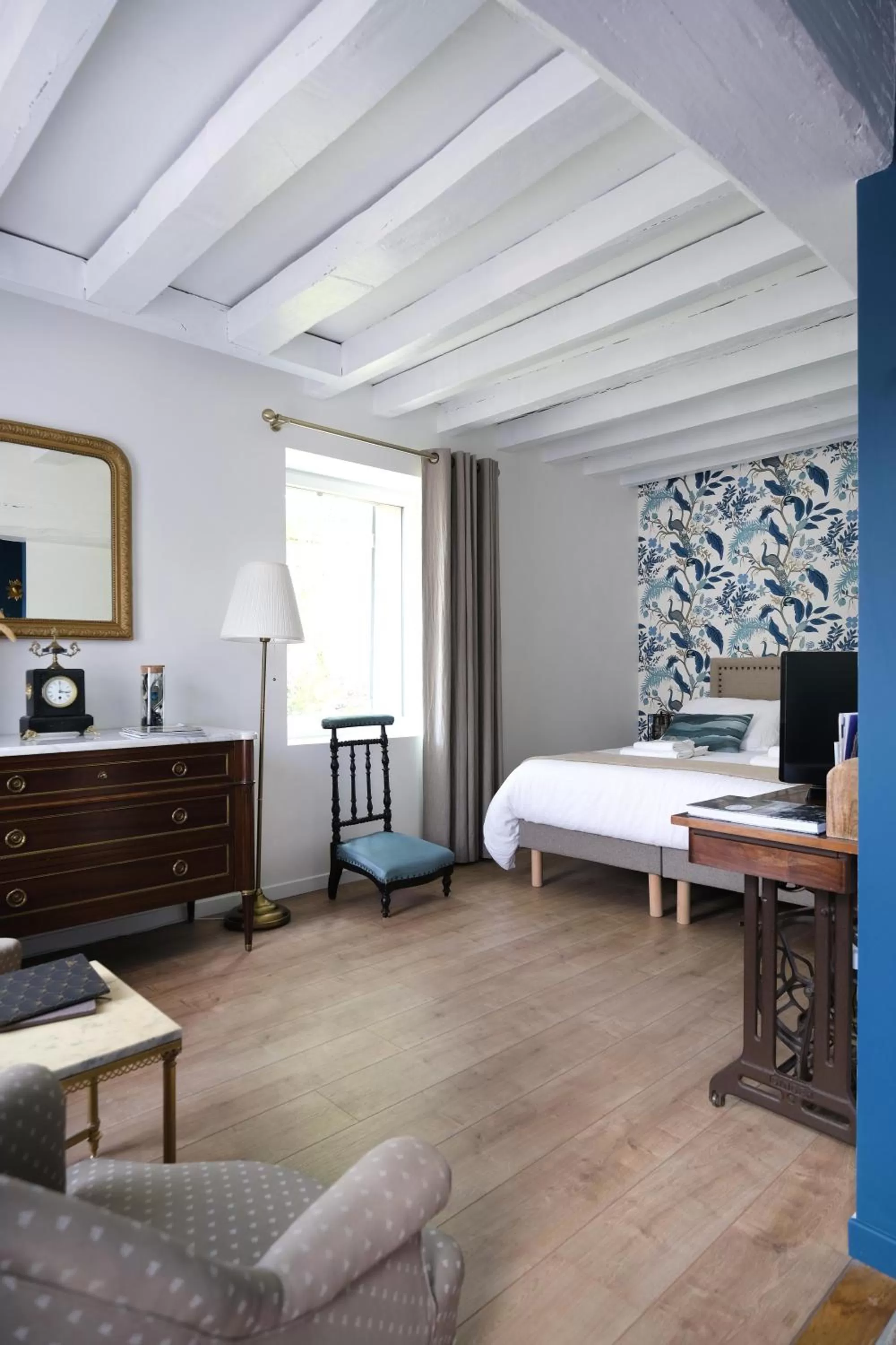 Deluxe Double Room with Bath in L'Orme Blanchet