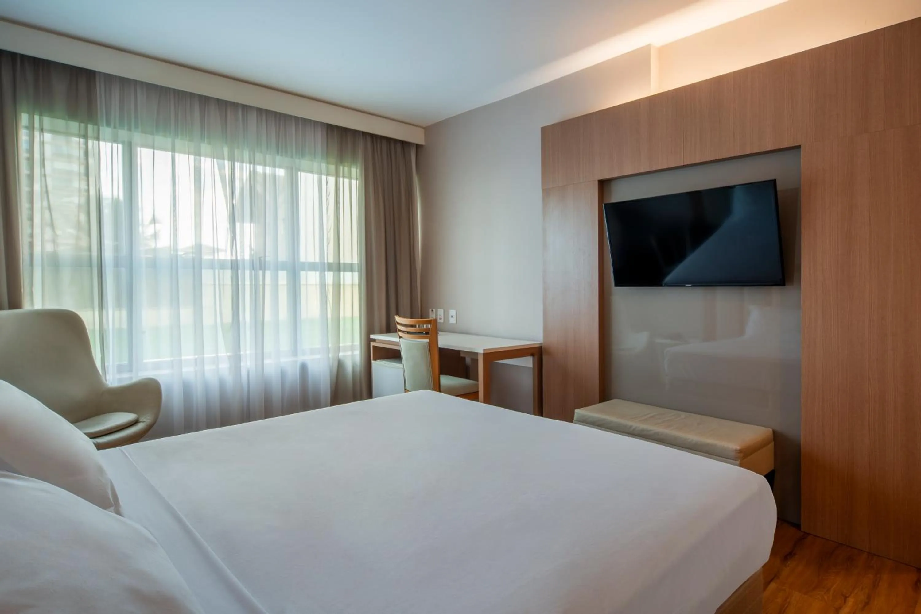 Bedroom, Bed in Laghetto Stilo Barra