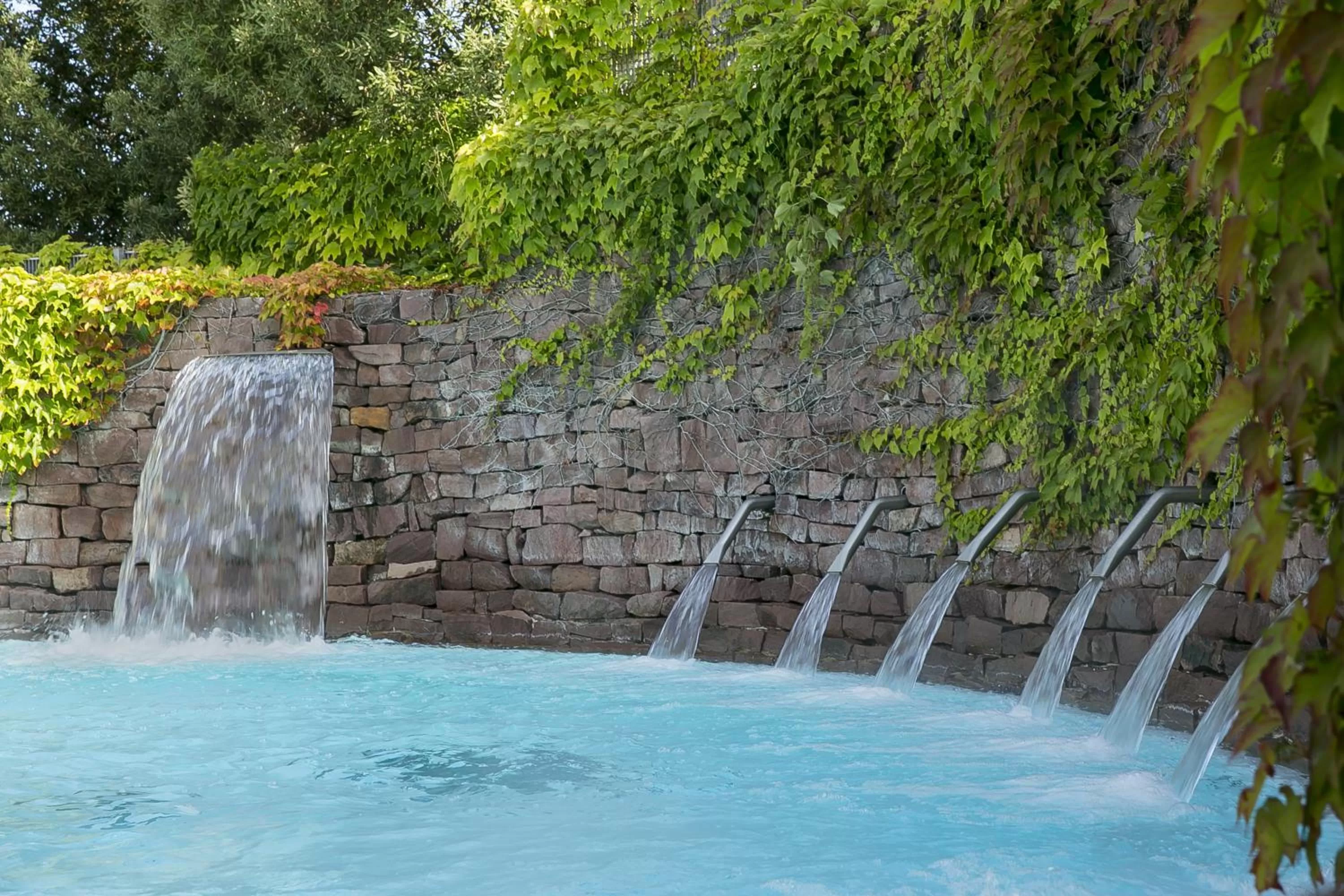 Hot Spring Bath in Best Western Hotel Sourcéo