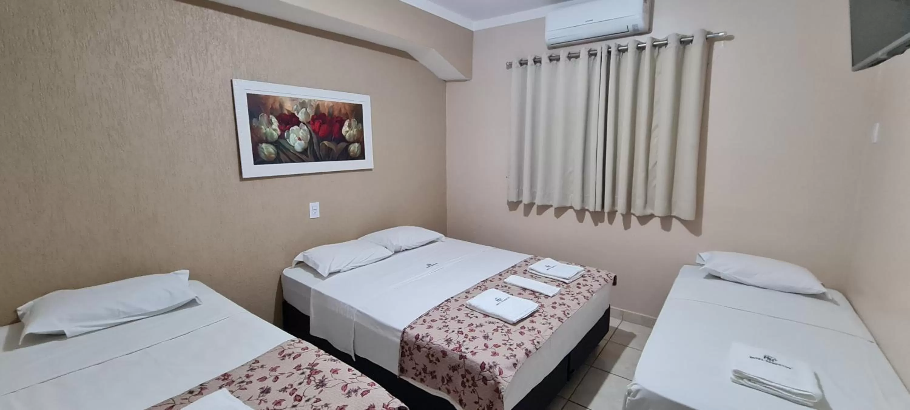 Photo of the whole room, Bed in Hotel Barretos