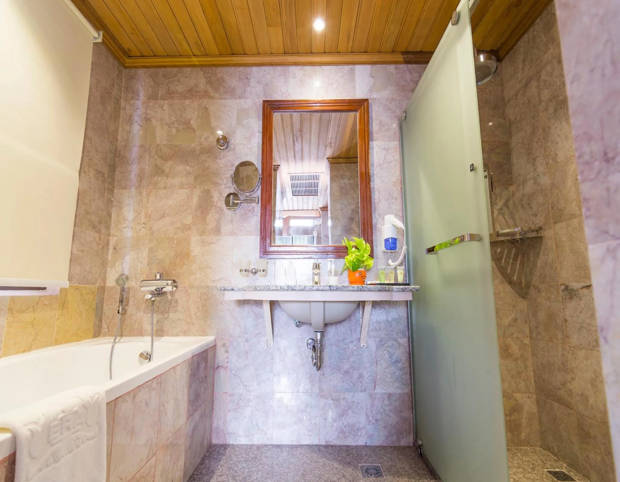 Bathroom in Phnom Penh Era Hotel