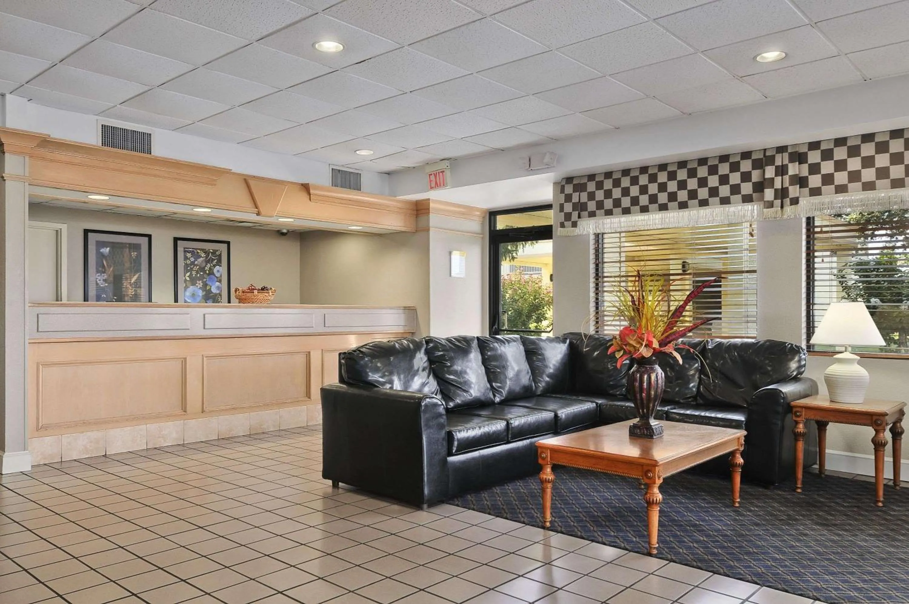 Lobby or reception in Days Inn by Wyndham Forrest City