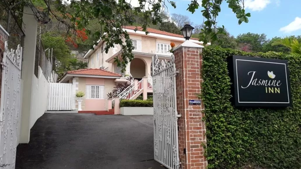 Facade/entrance in Jasmine Inn