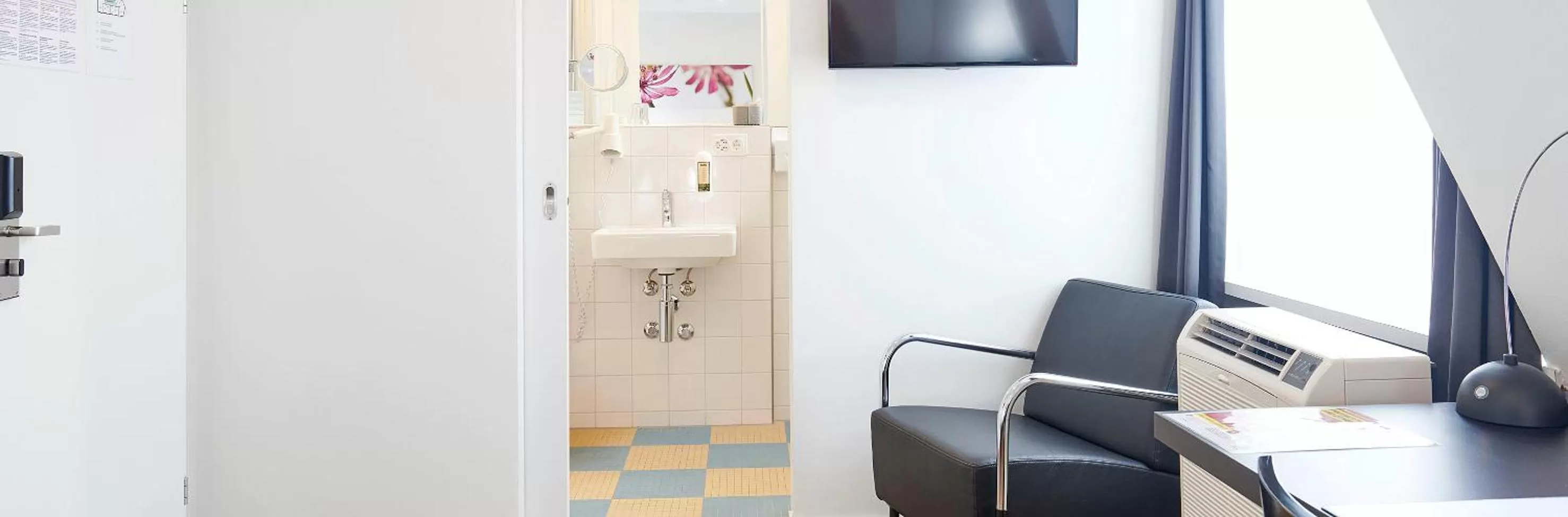 Photo of the whole room in Hotel Hottingen