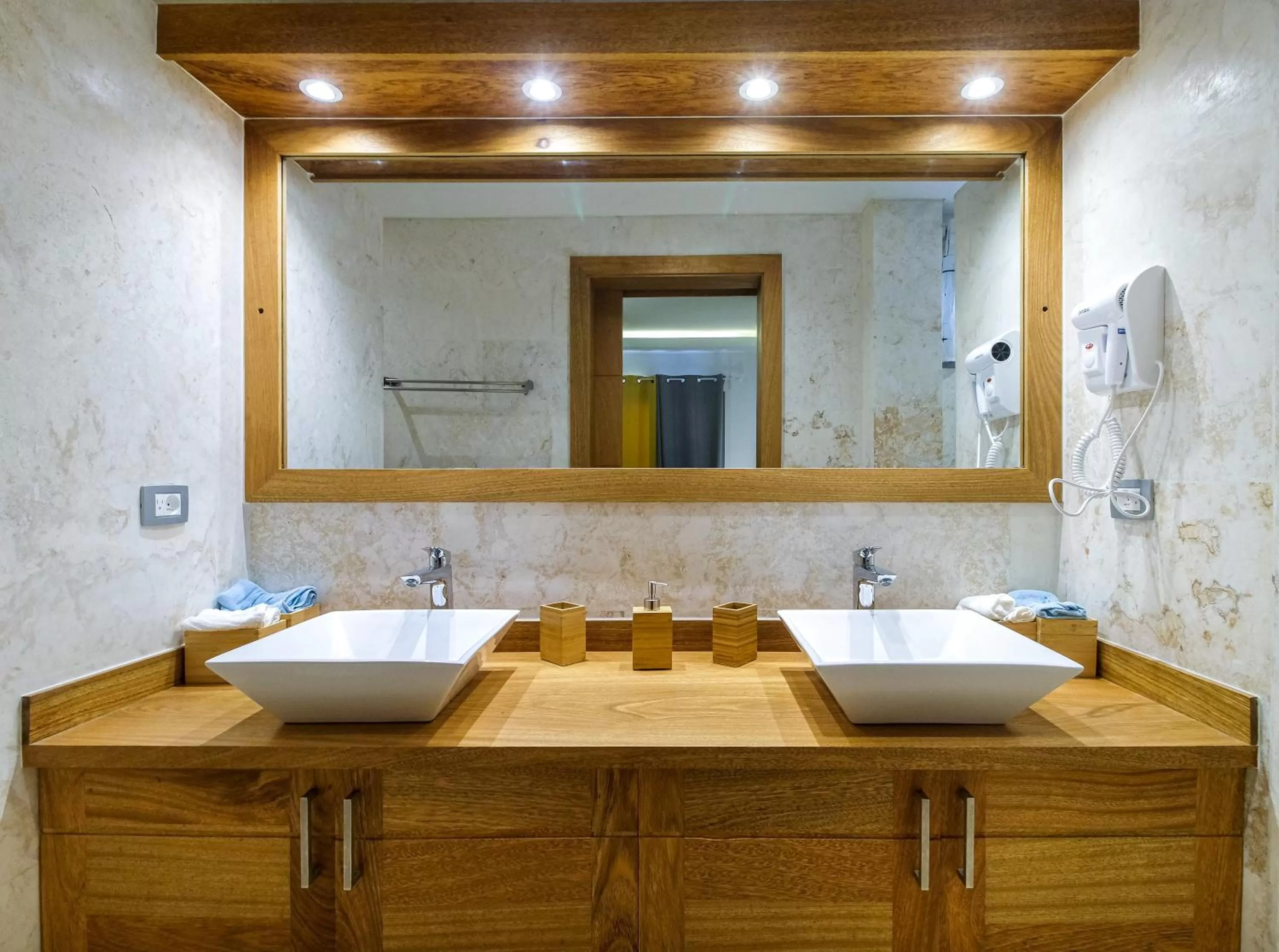 Bathroom in Nicole ApartHotel