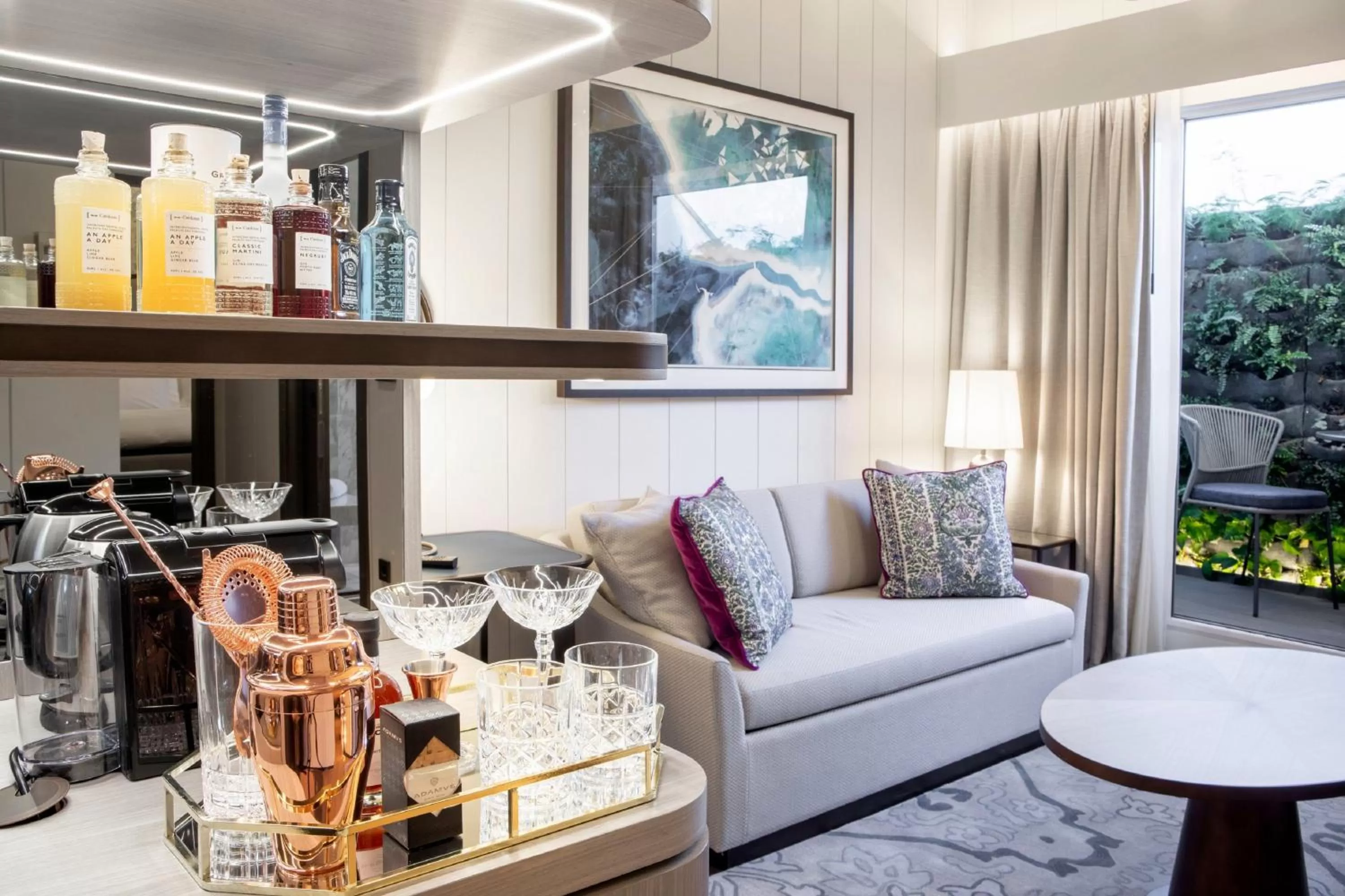 Photo of the whole room in InterContinental Porto - Palacio das Cardosas by IHG