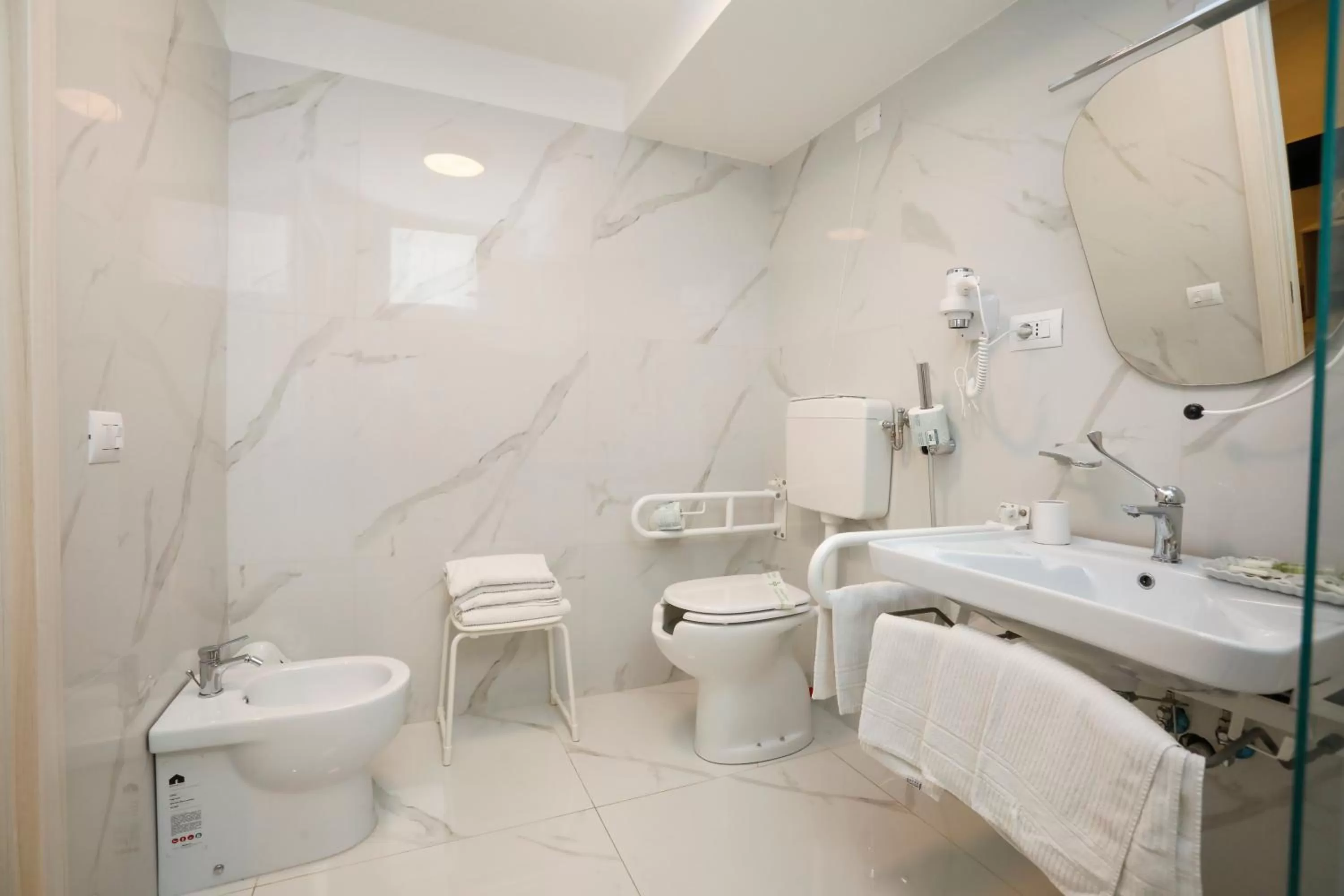 Triple Room - Disability Access in Vomero High Hotel