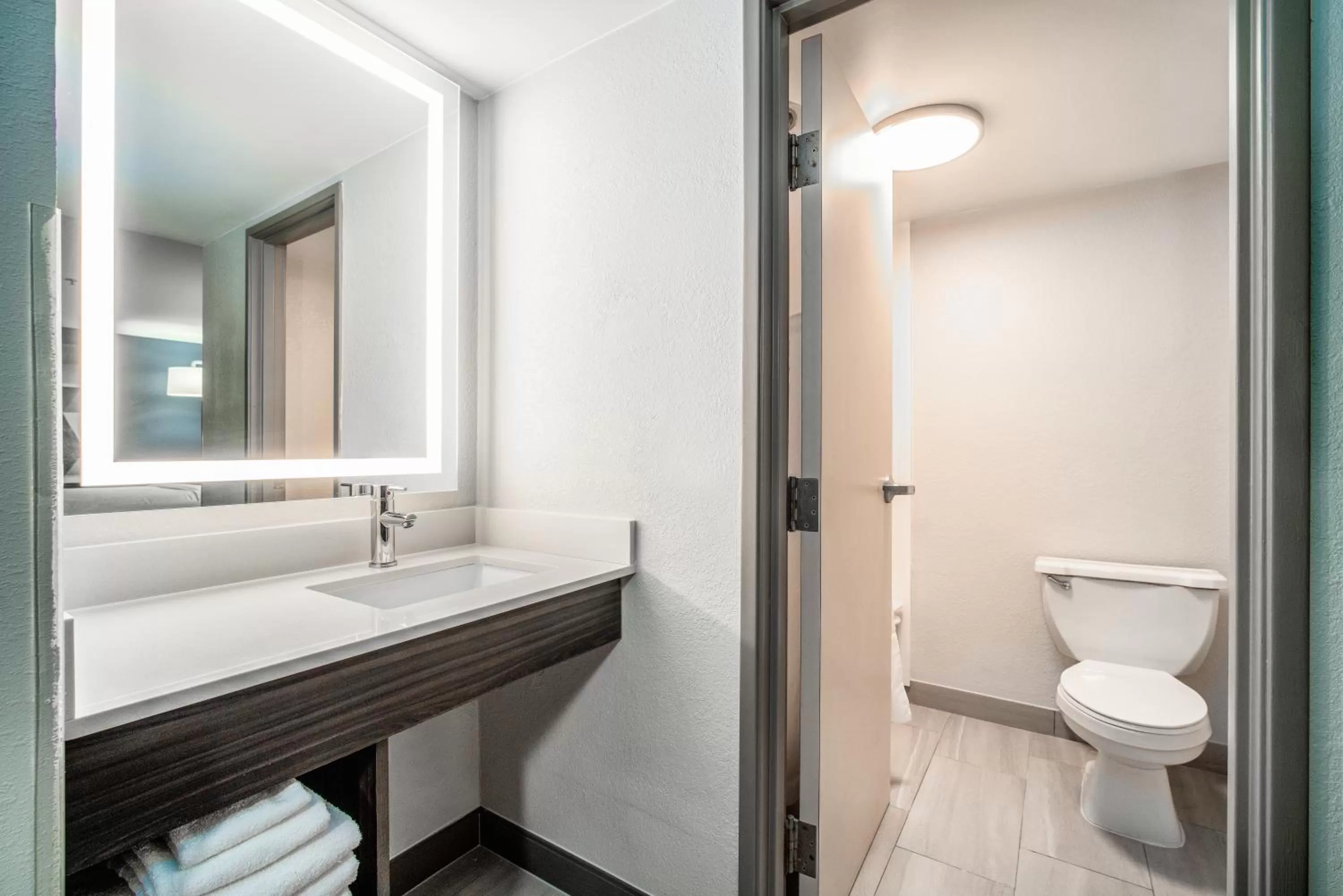 Shower in Holiday Inn Express & Suites Phoenix - Mesa West by IHG