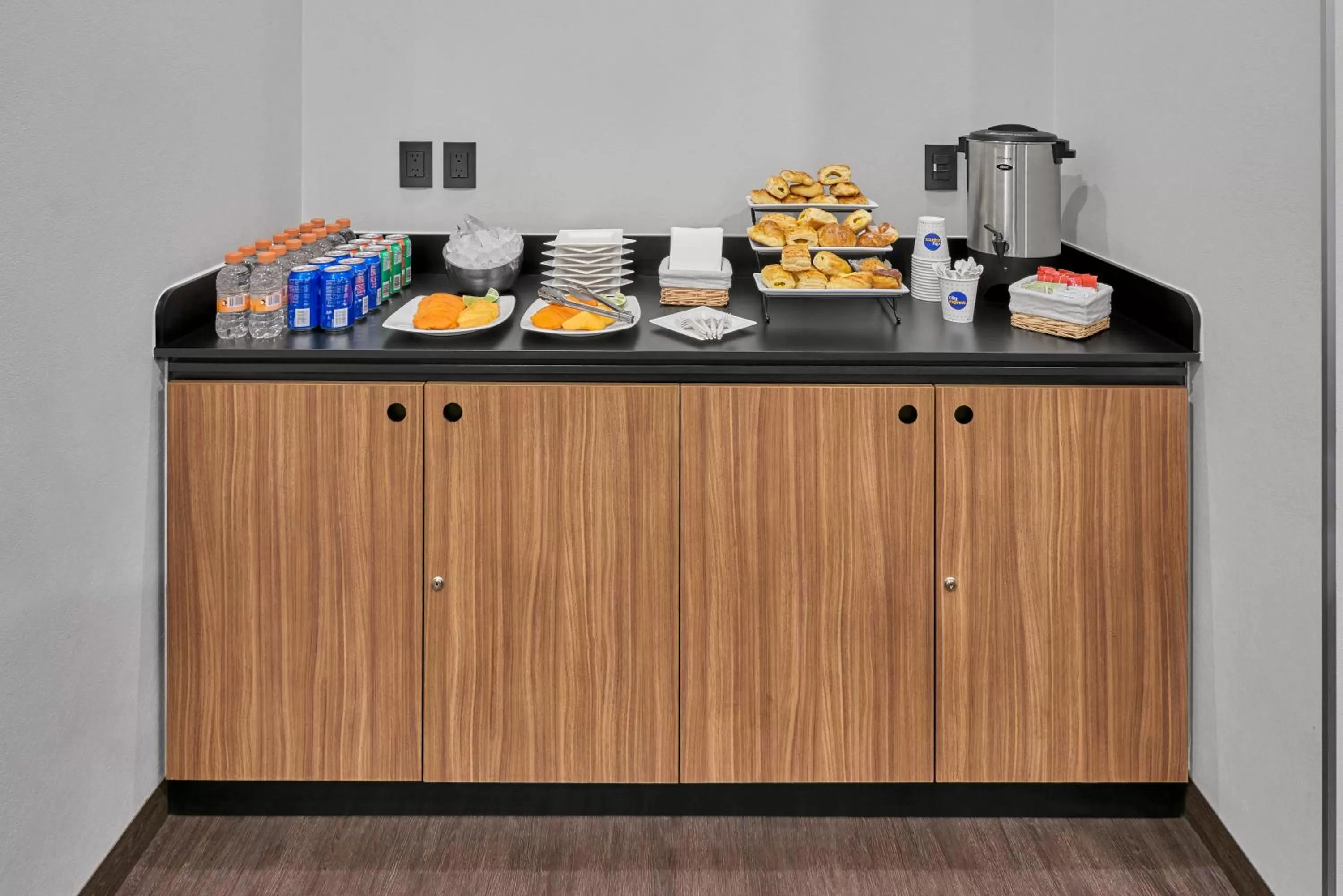 Coffee/tea facilities in City Express by Marriott Ciudad de México La Villa