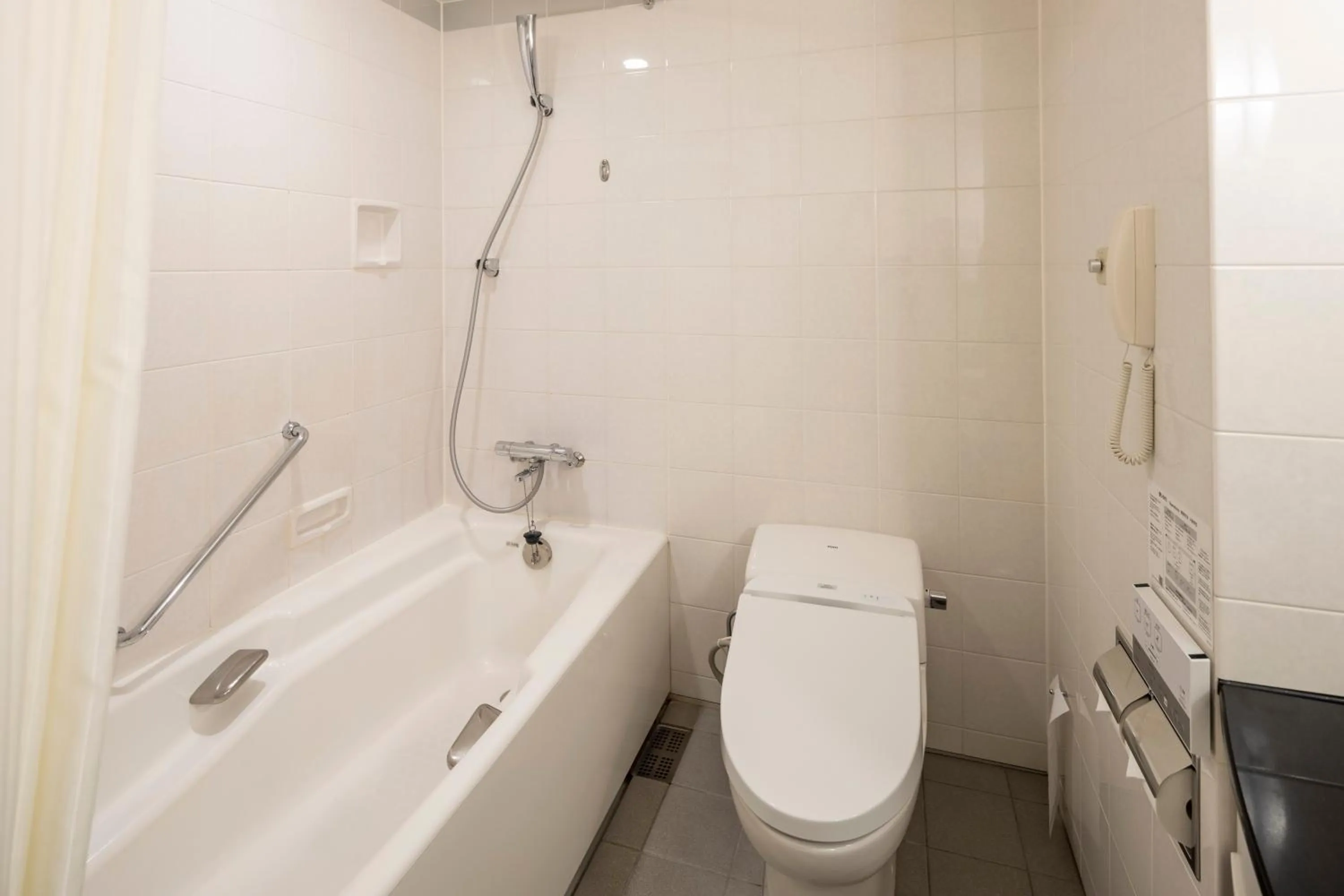 Bathroom in JR Hotel Clement Takamatsu