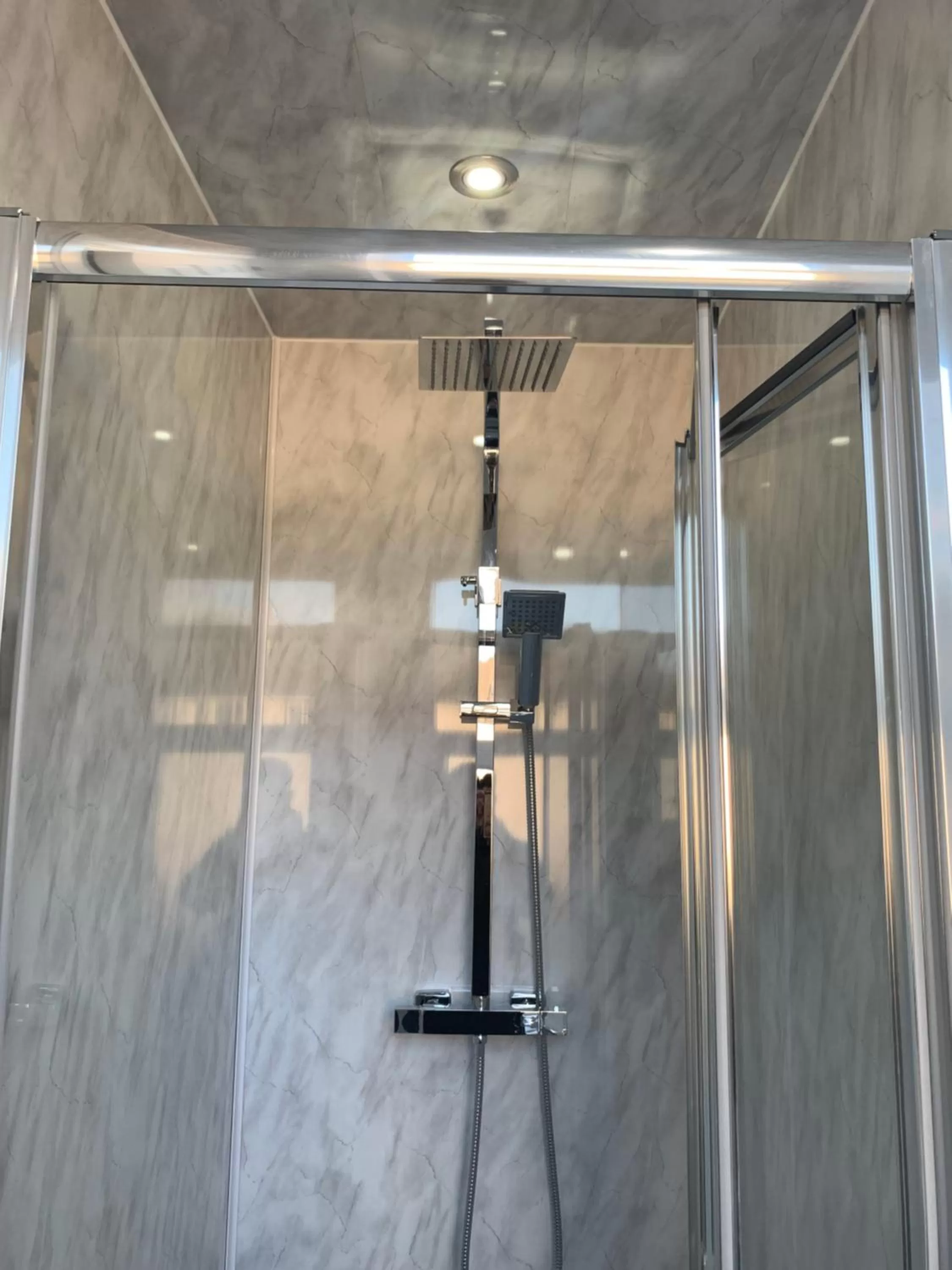 Bathroom in Ibrox Argyll Sky Suite