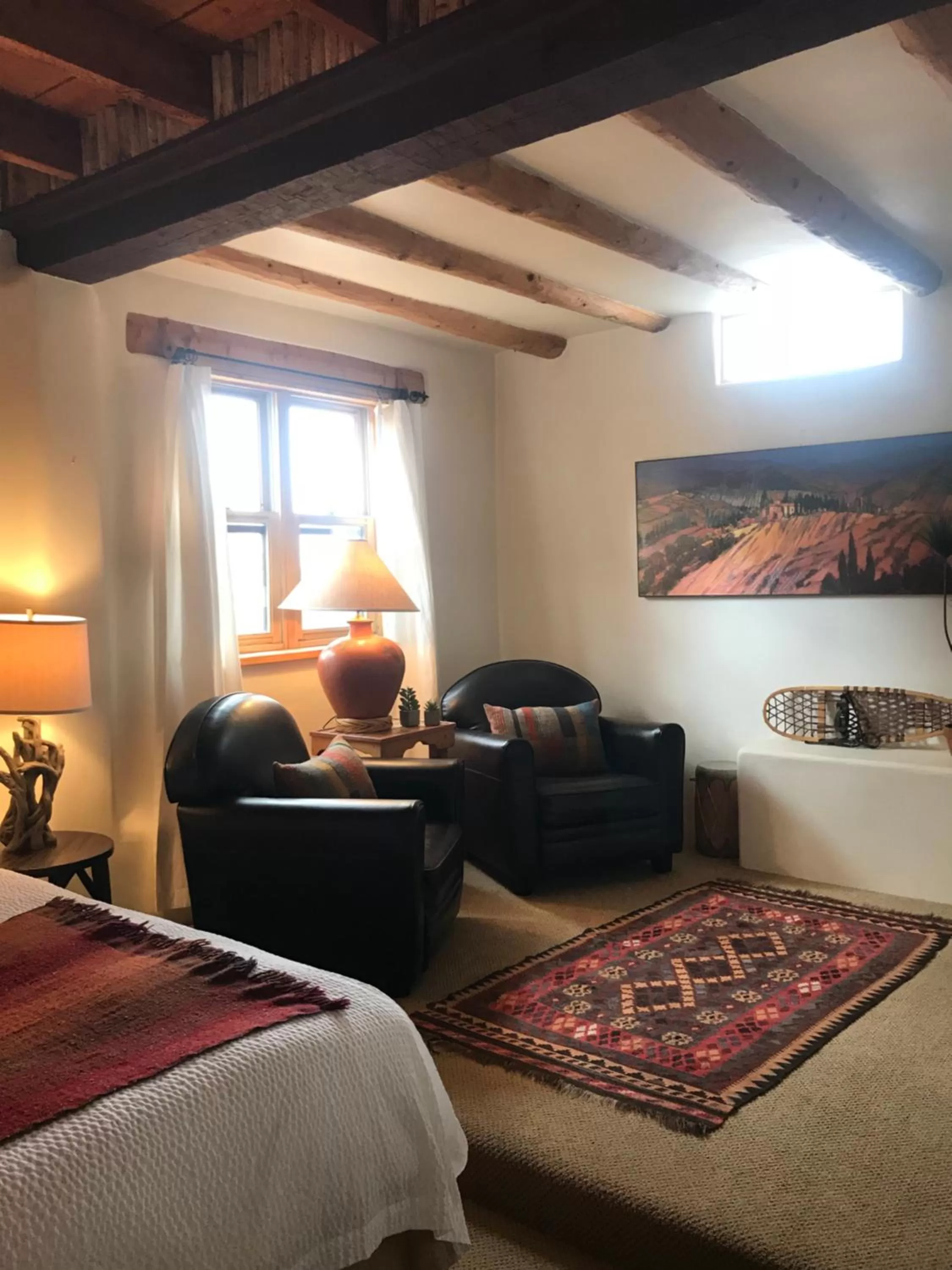 Seating area, Bed in Old Taos Guesthouse B&B