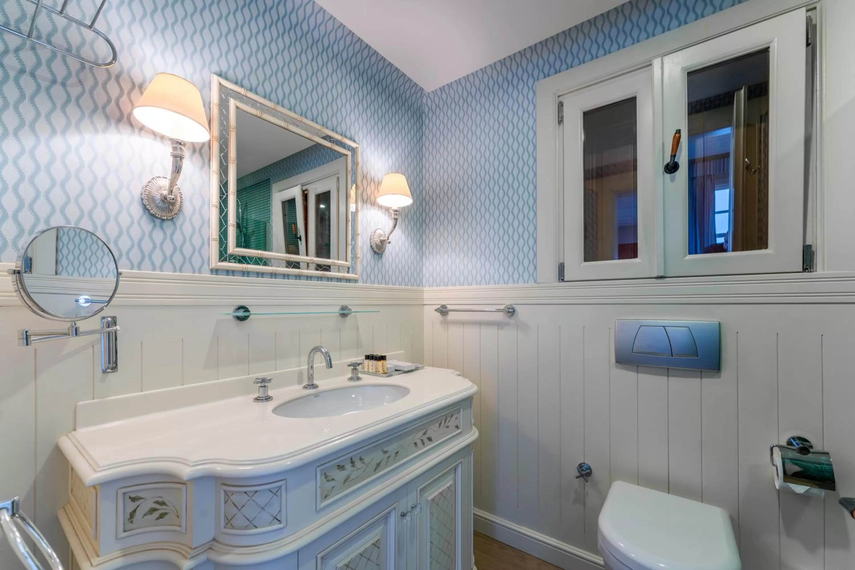 Toilet in RuinAdalia Hotel - Adult Only