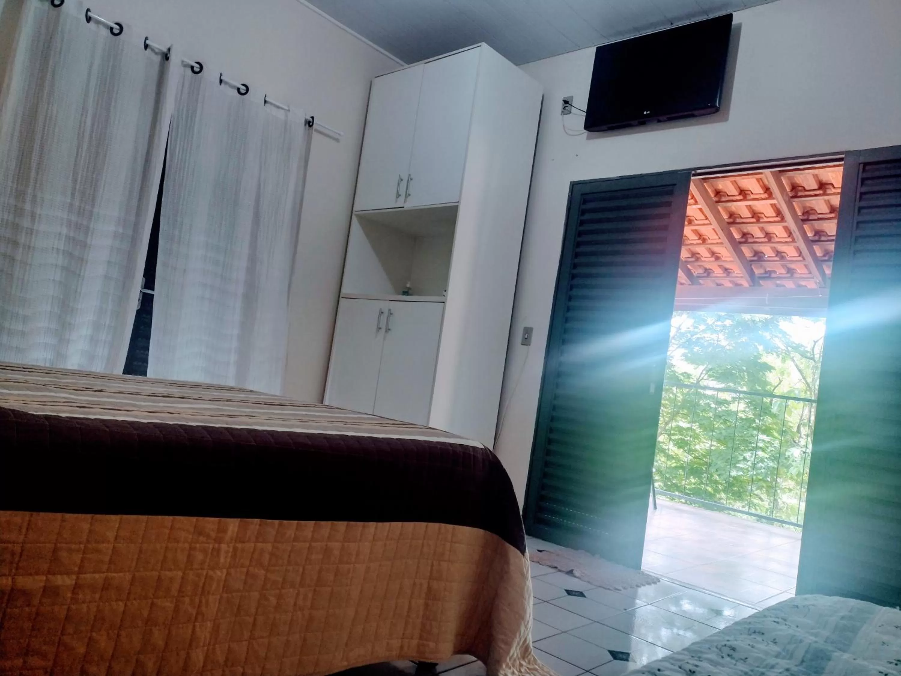 Bed in Suits - Canto do sabia