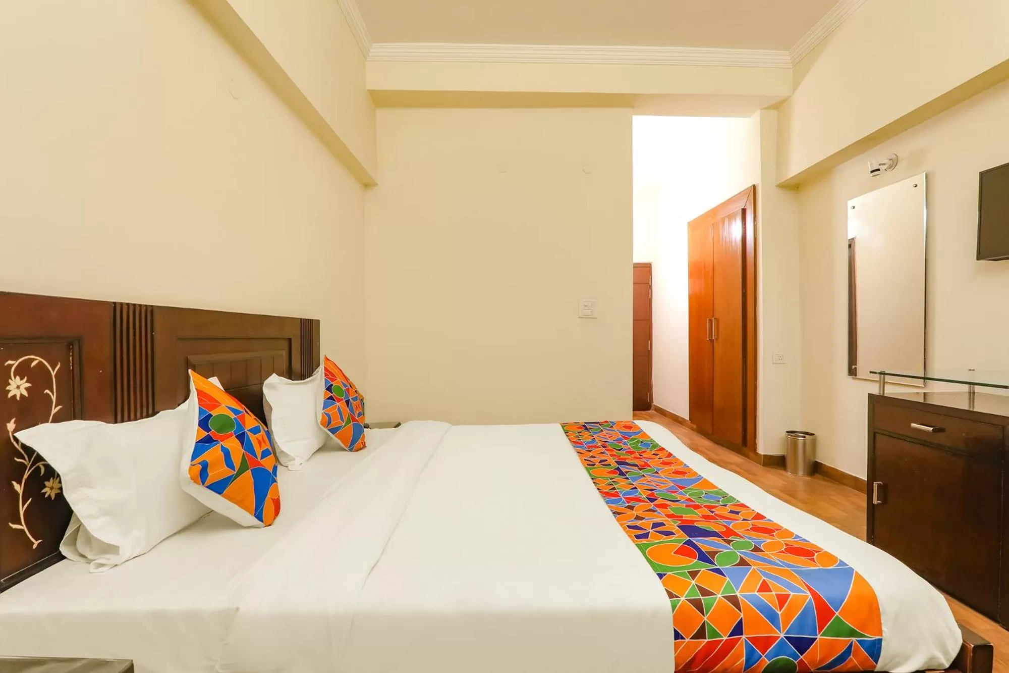 Bed in FabHotel Shimla Resort