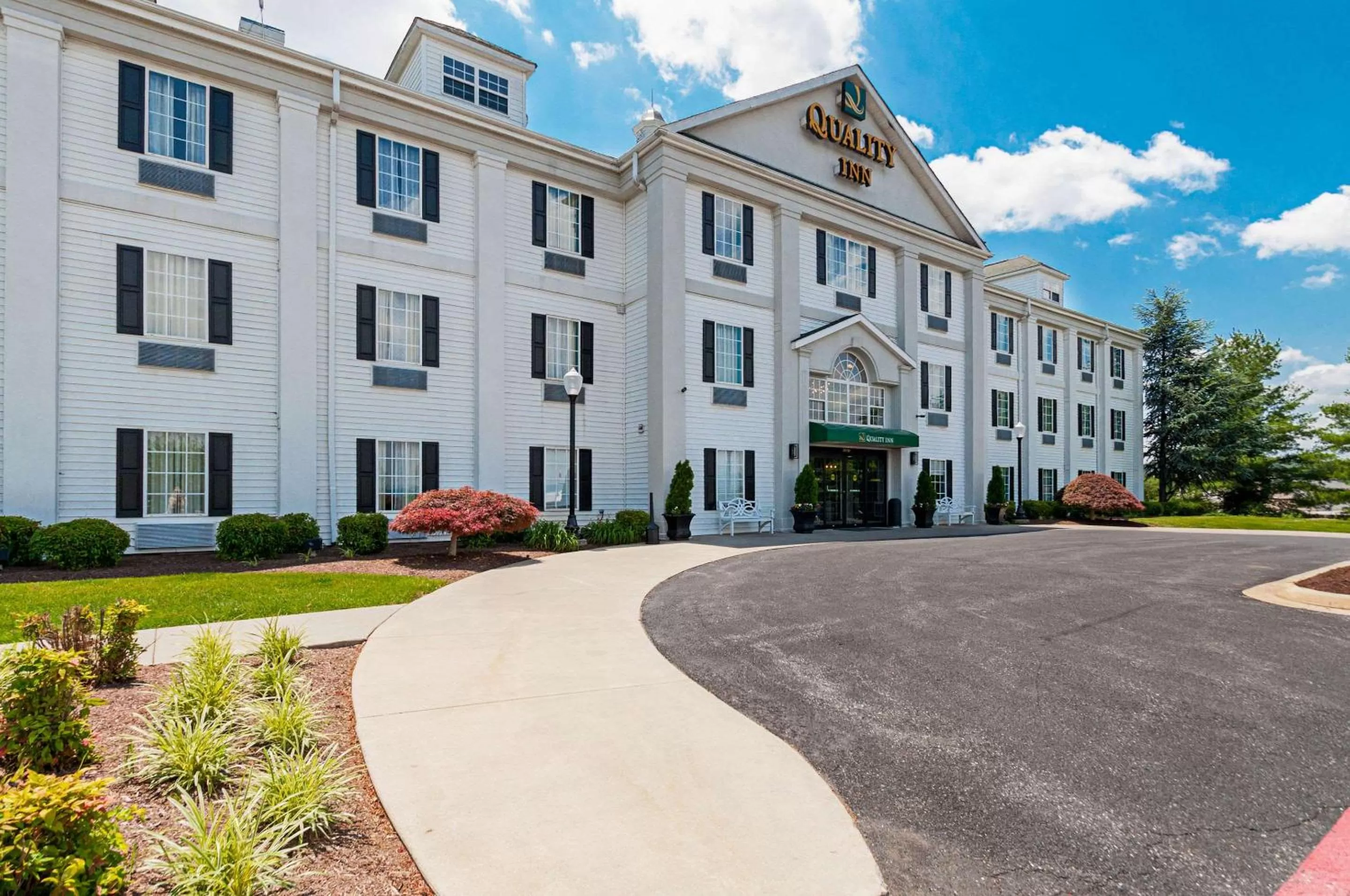 Property building in Quality Inn Harrisonburg I-81