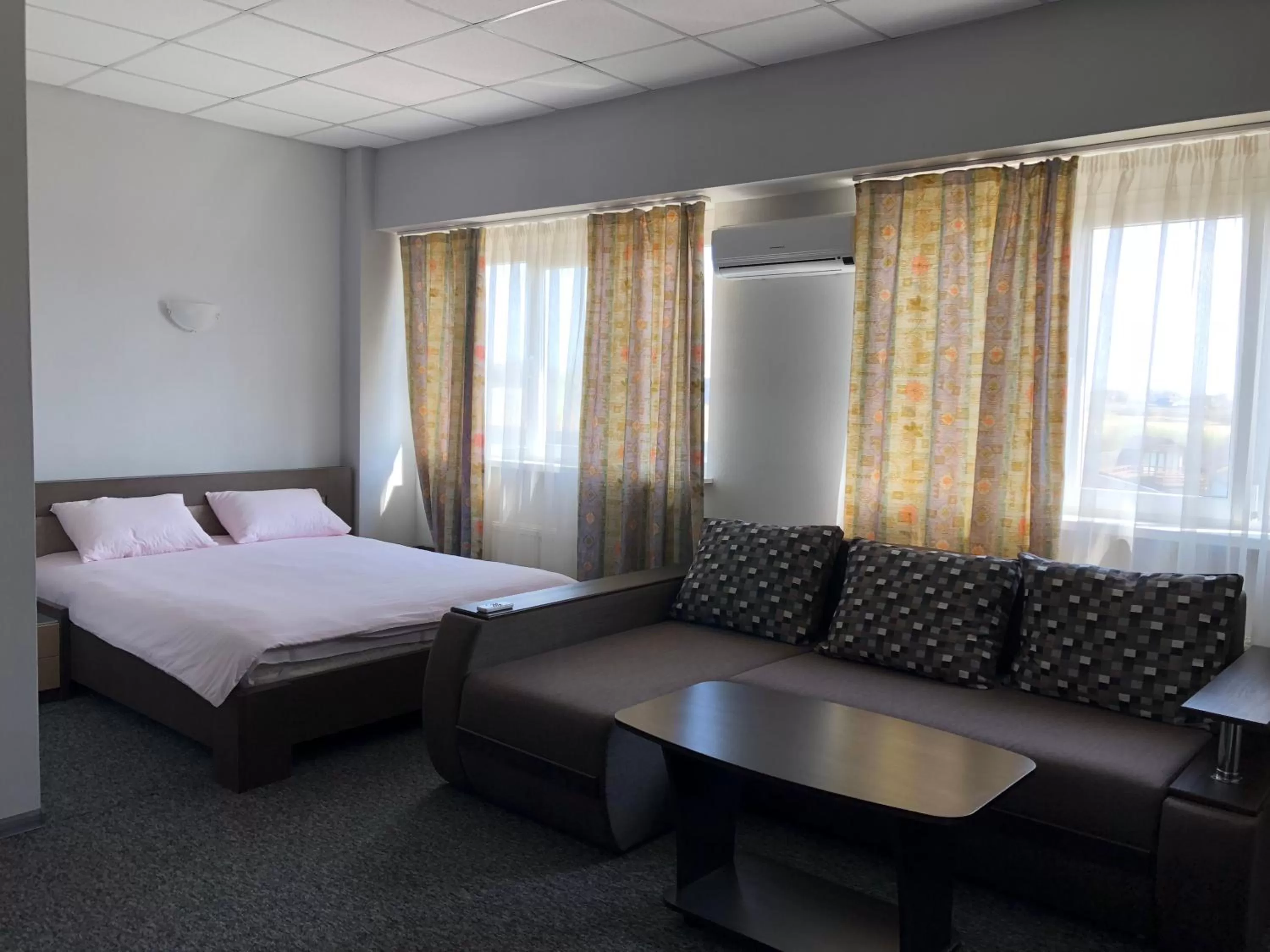 Bed in Mini Hotel on Brovarskaya