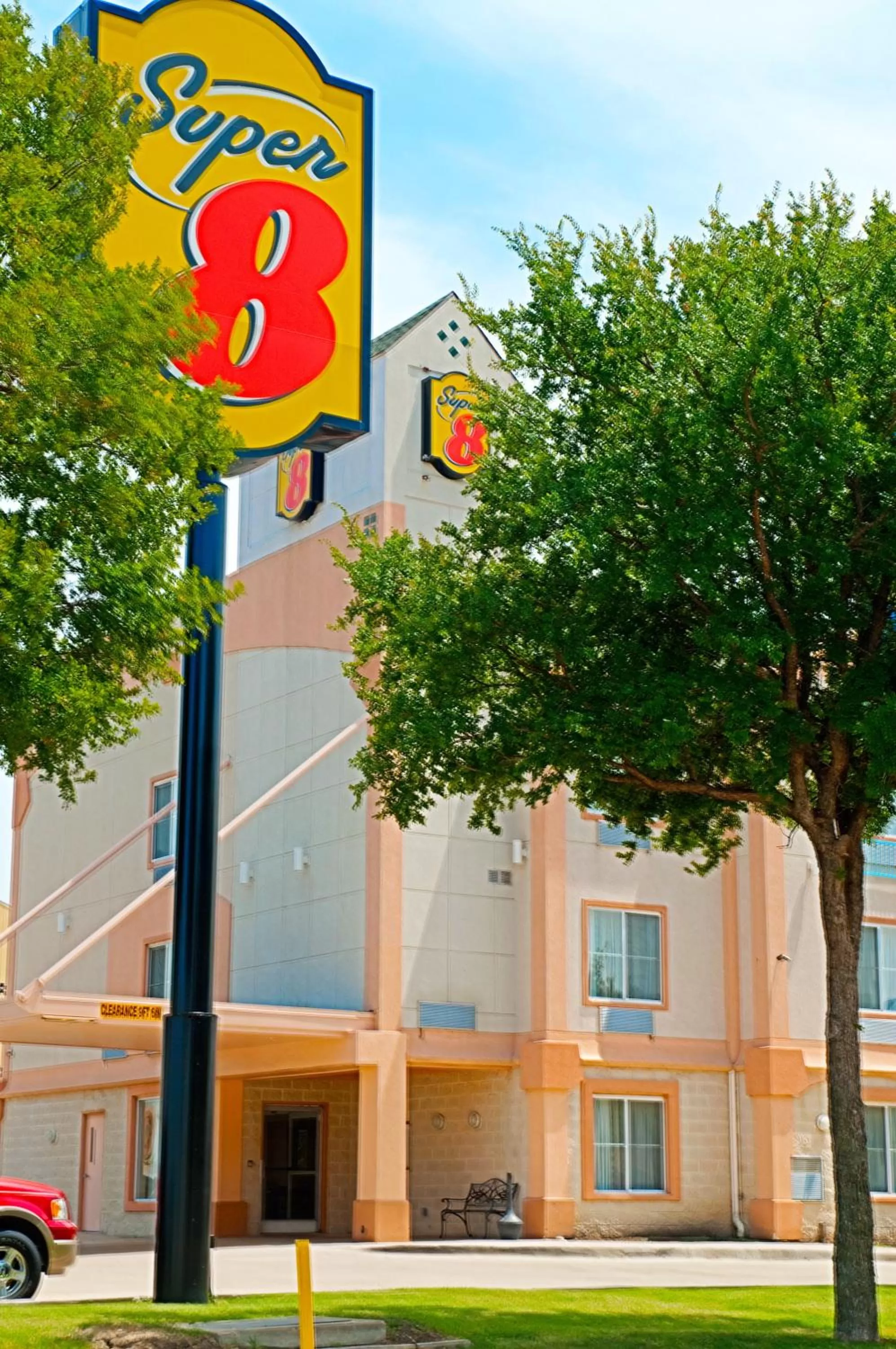 Facade/entrance in Super 8 by Wyndham Irving/DFW Apt/North