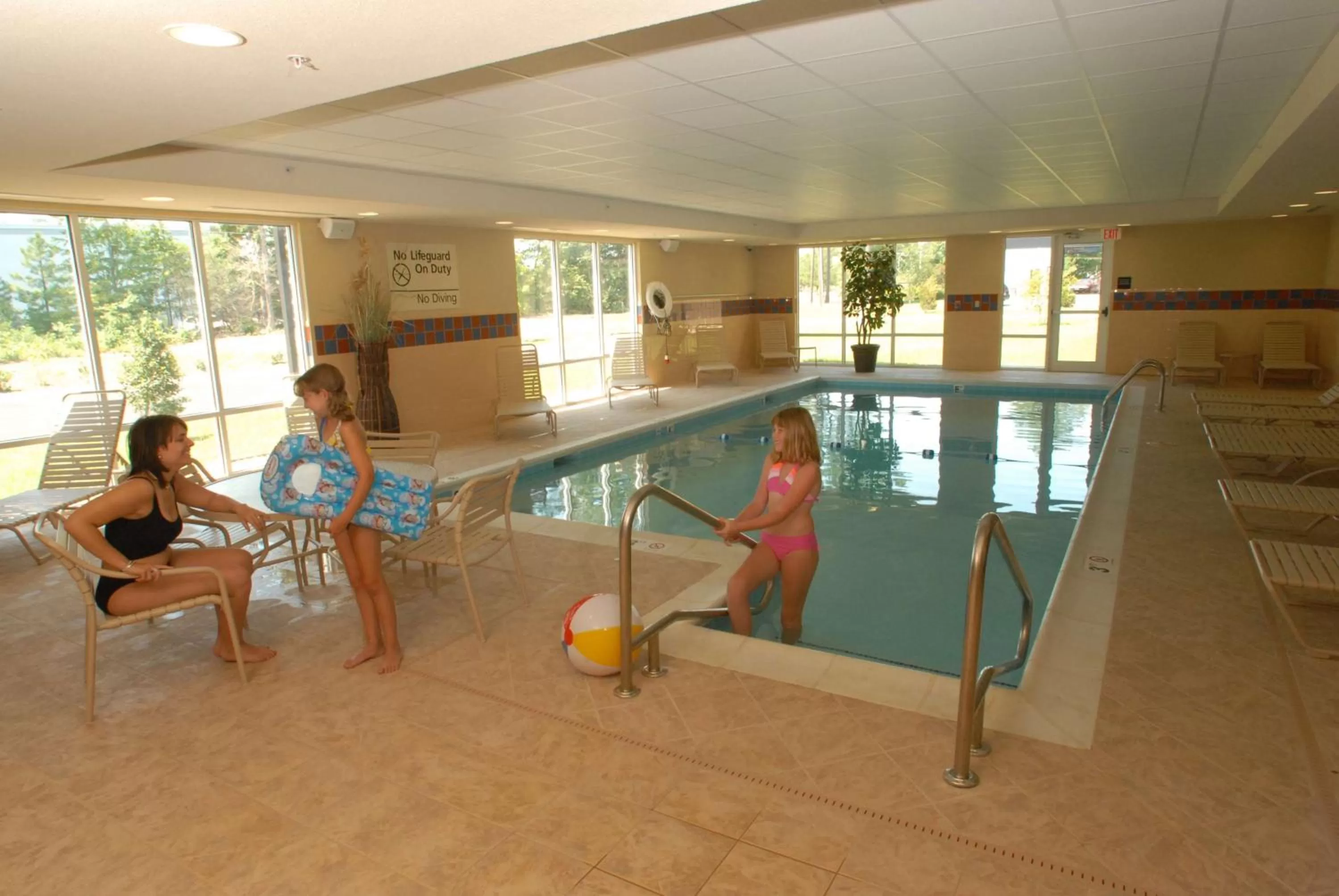 Pool view in Hampton Inn Gloucester