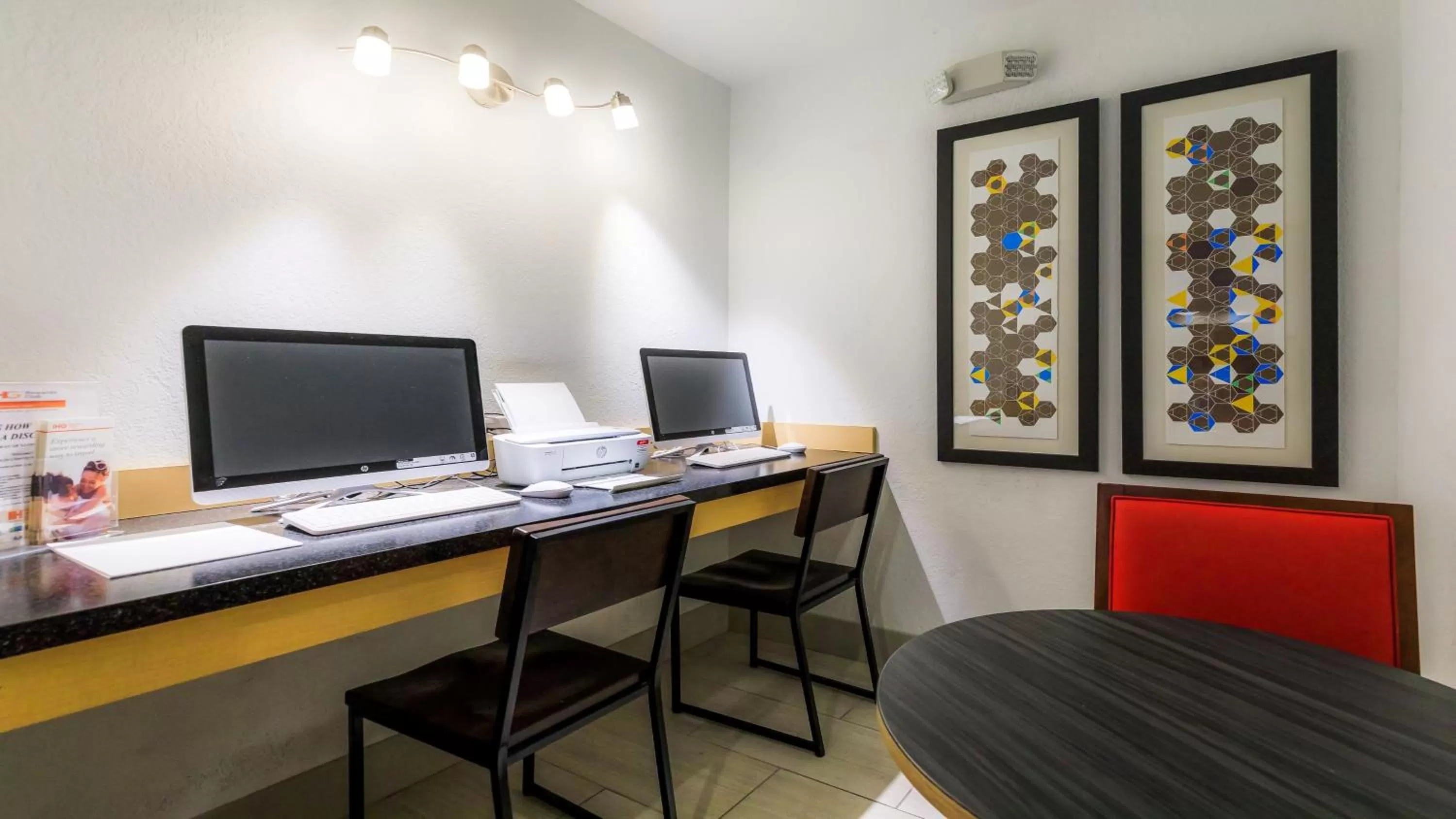 Meeting/conference room in Holiday Inn Express Osage Beach - Lake of the Ozarks by IHG