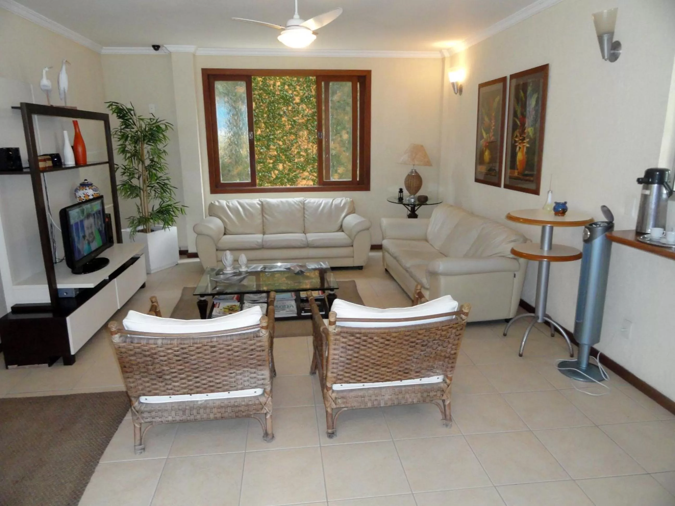 Communal lounge/ TV room in Village du Soleil