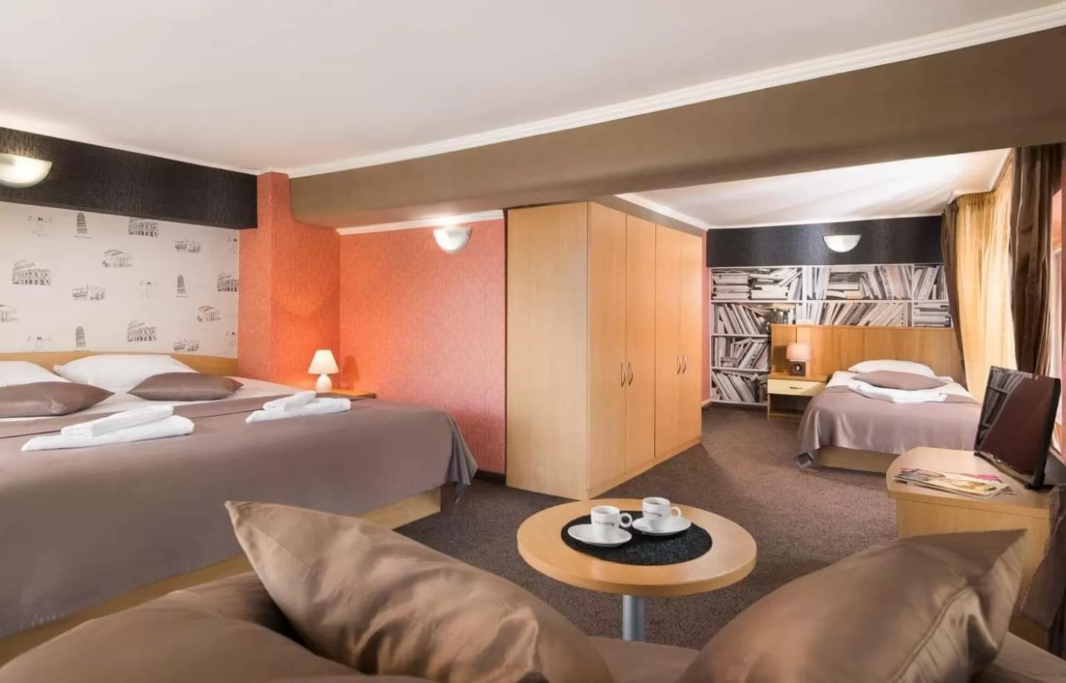 Bed in Hotel Central Point