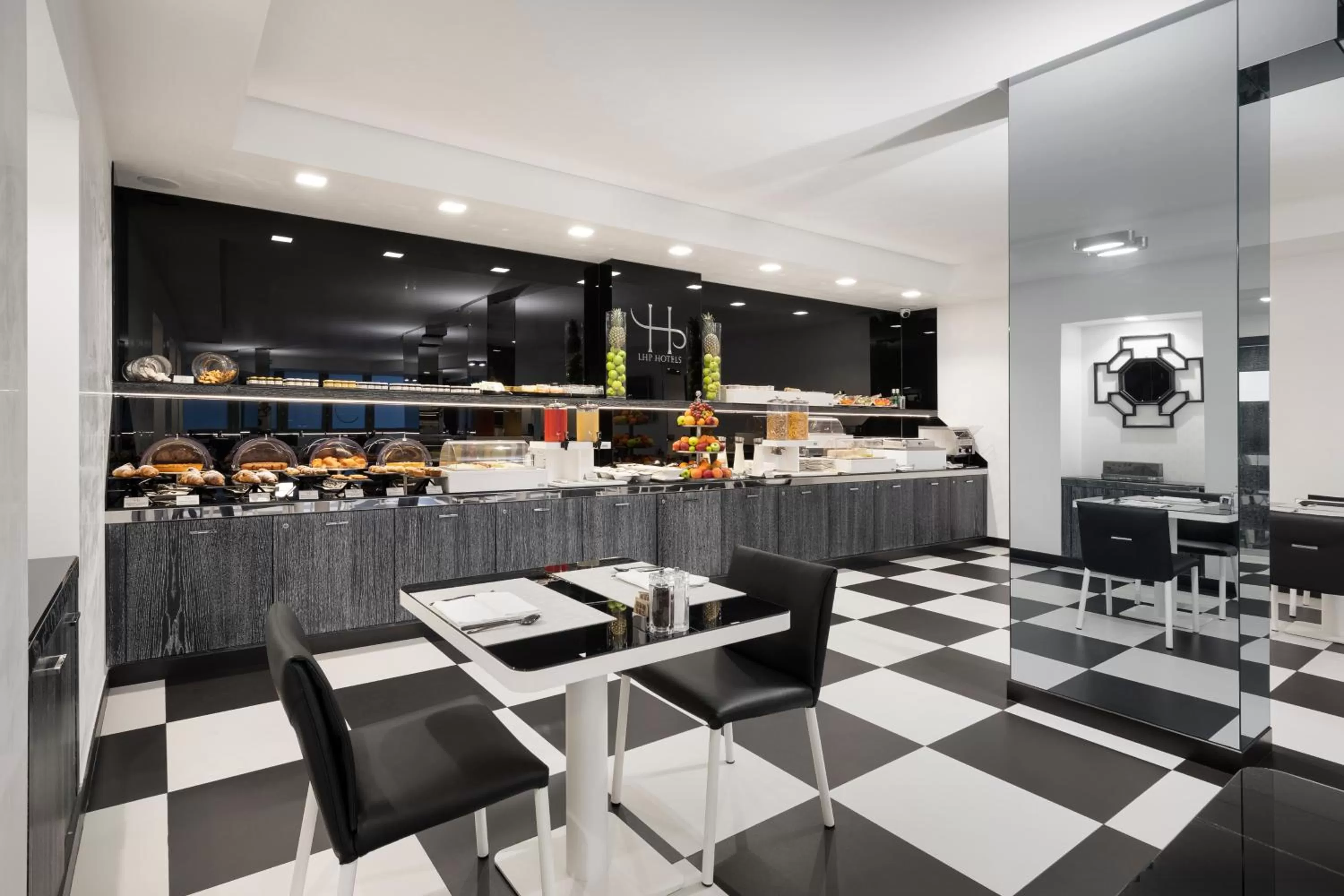 Breakfast in LHP Napoli Palace & SPA