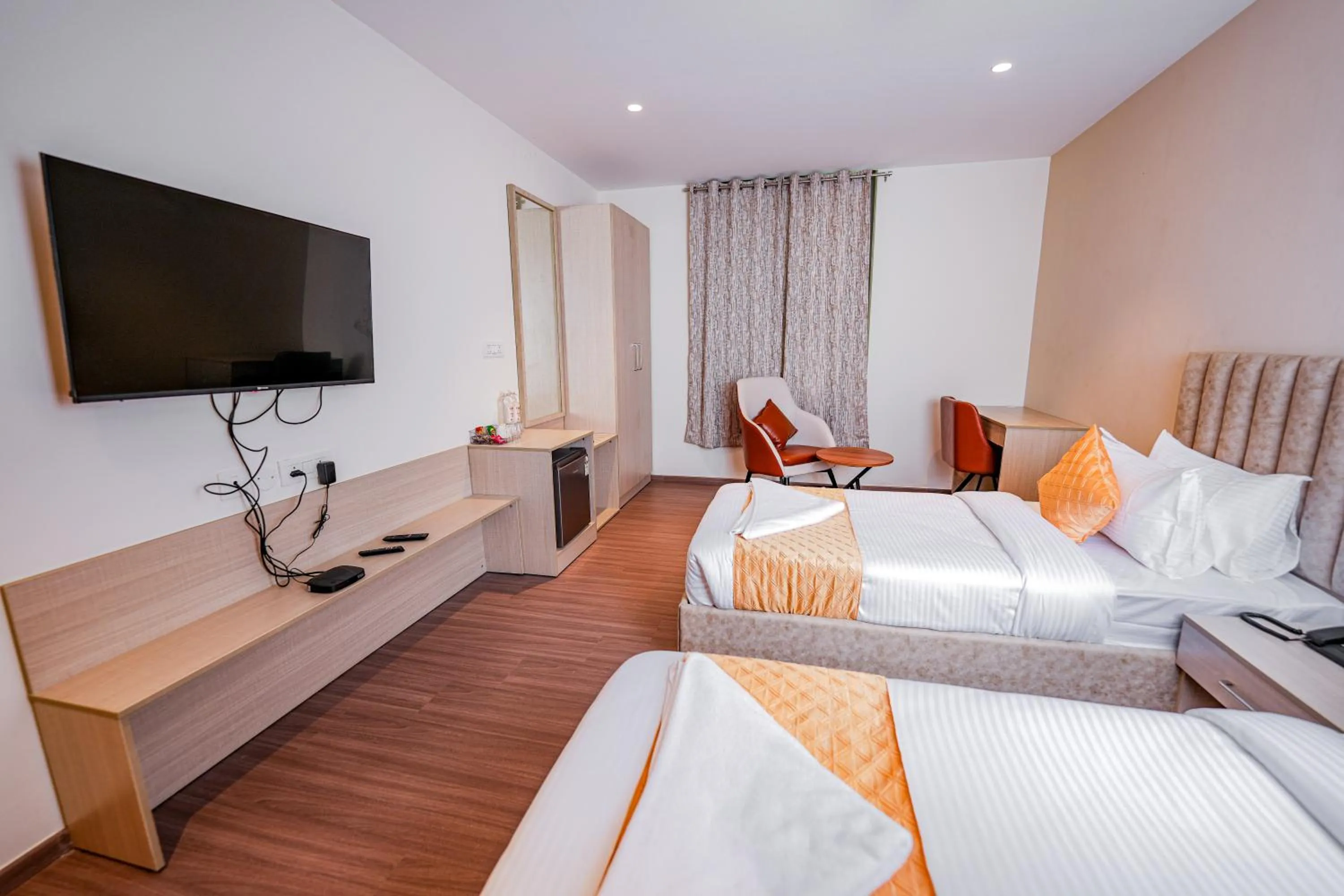 Photo of the whole room, Bed in Casa Hotel & Suites, Gachibowli, Hyderabad