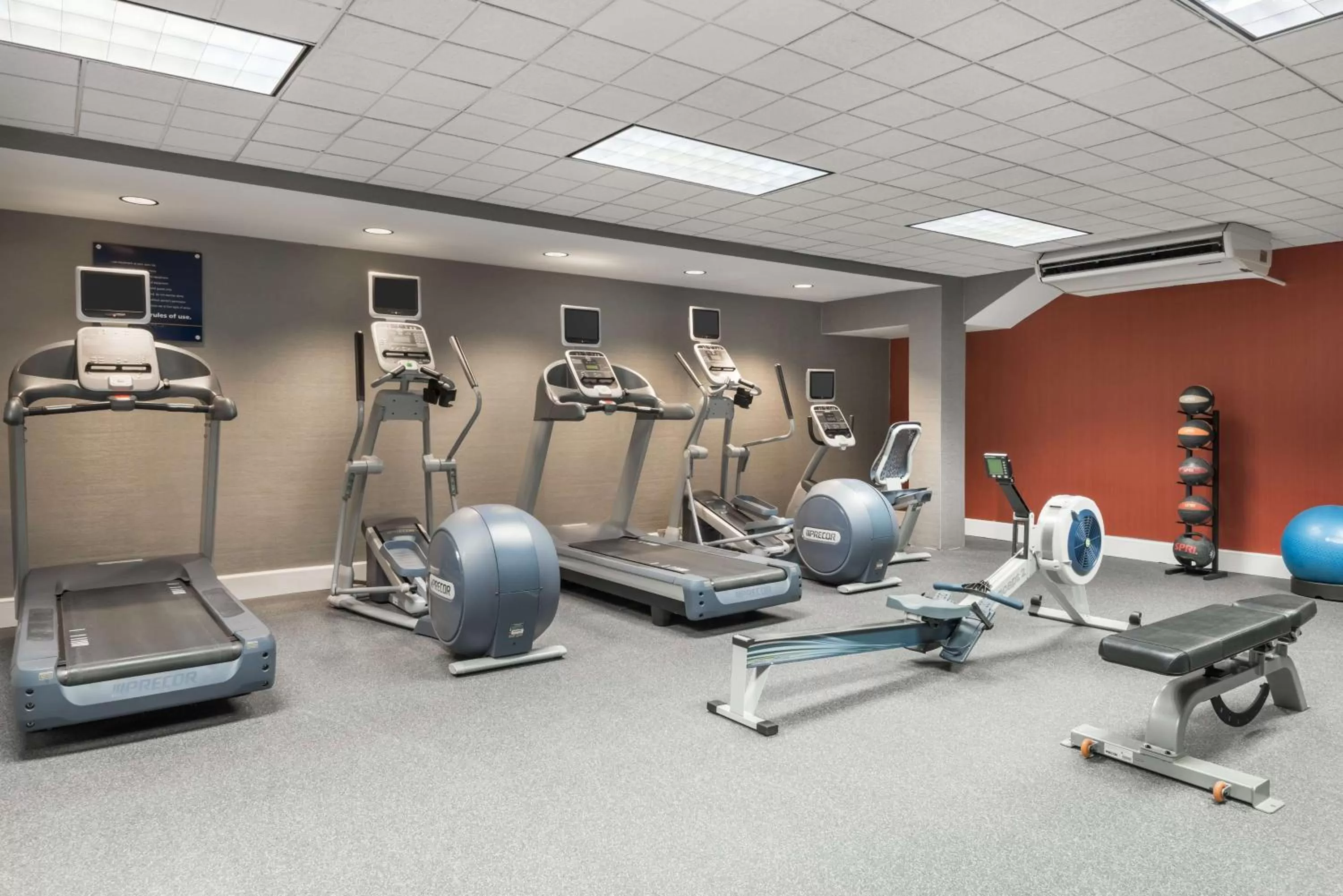 Fitness centre/facilities in Hampton Inn Danbury