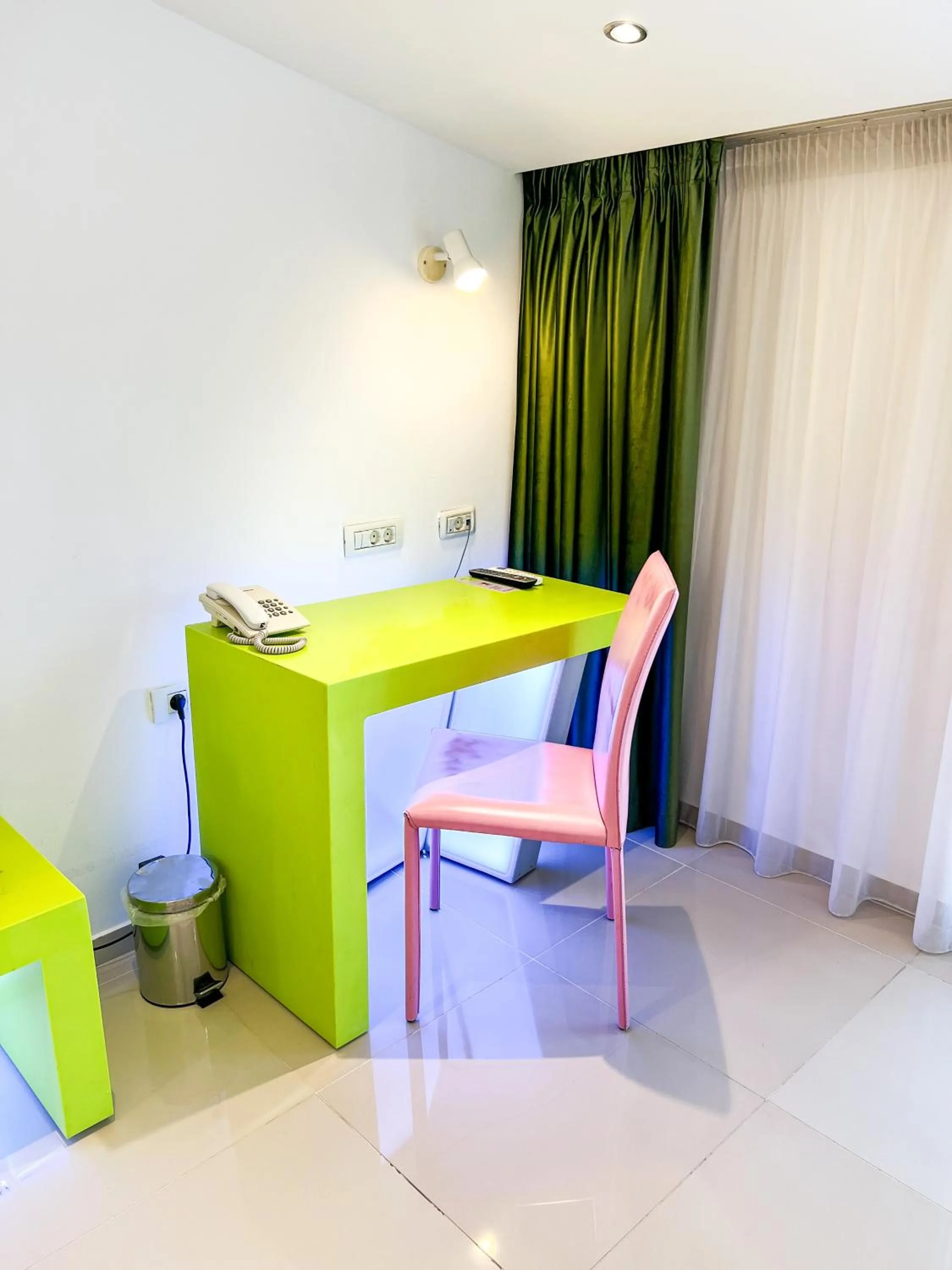 hair dresser in Christina Hotel