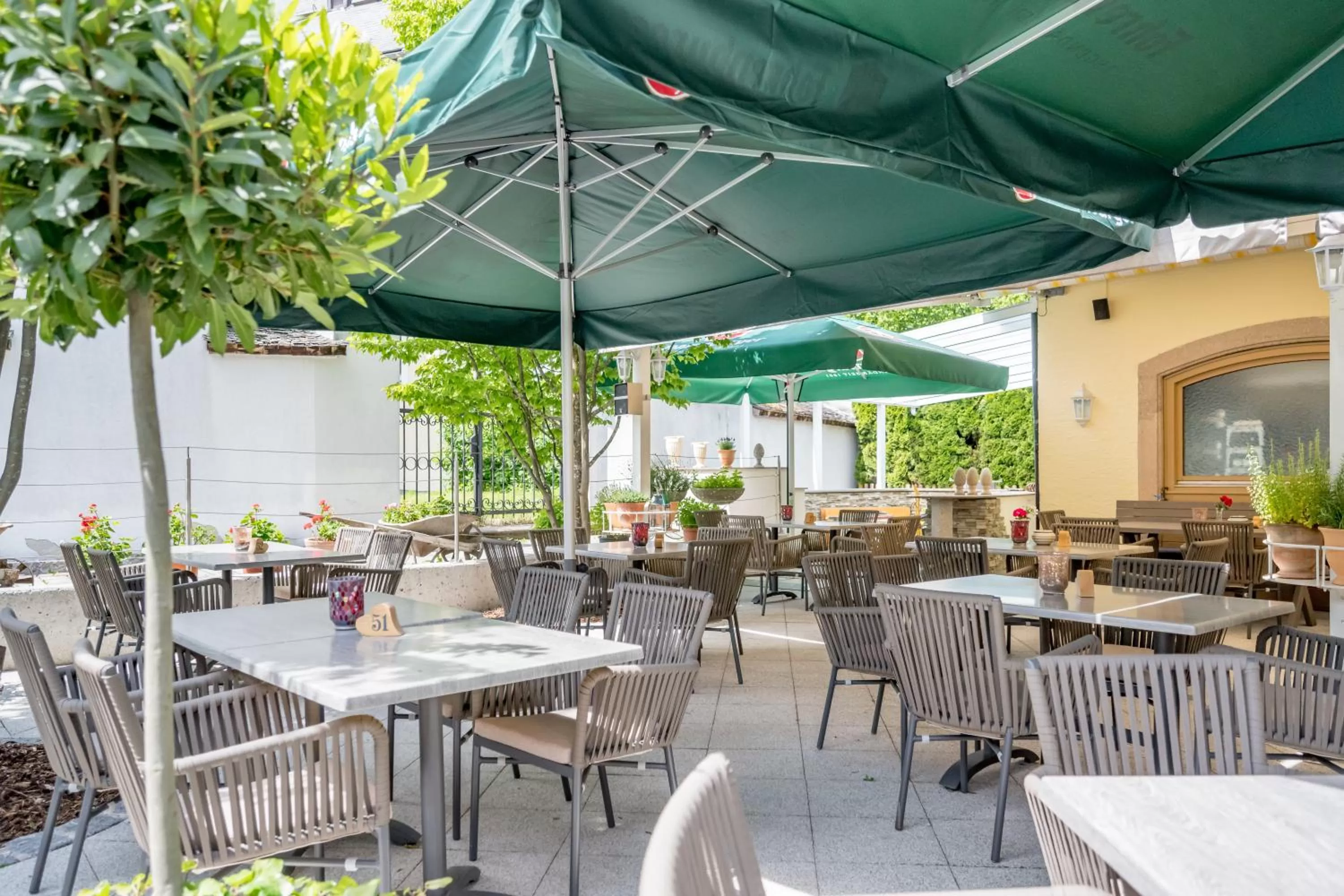 Restaurant/places to eat in Gasthof Schroll